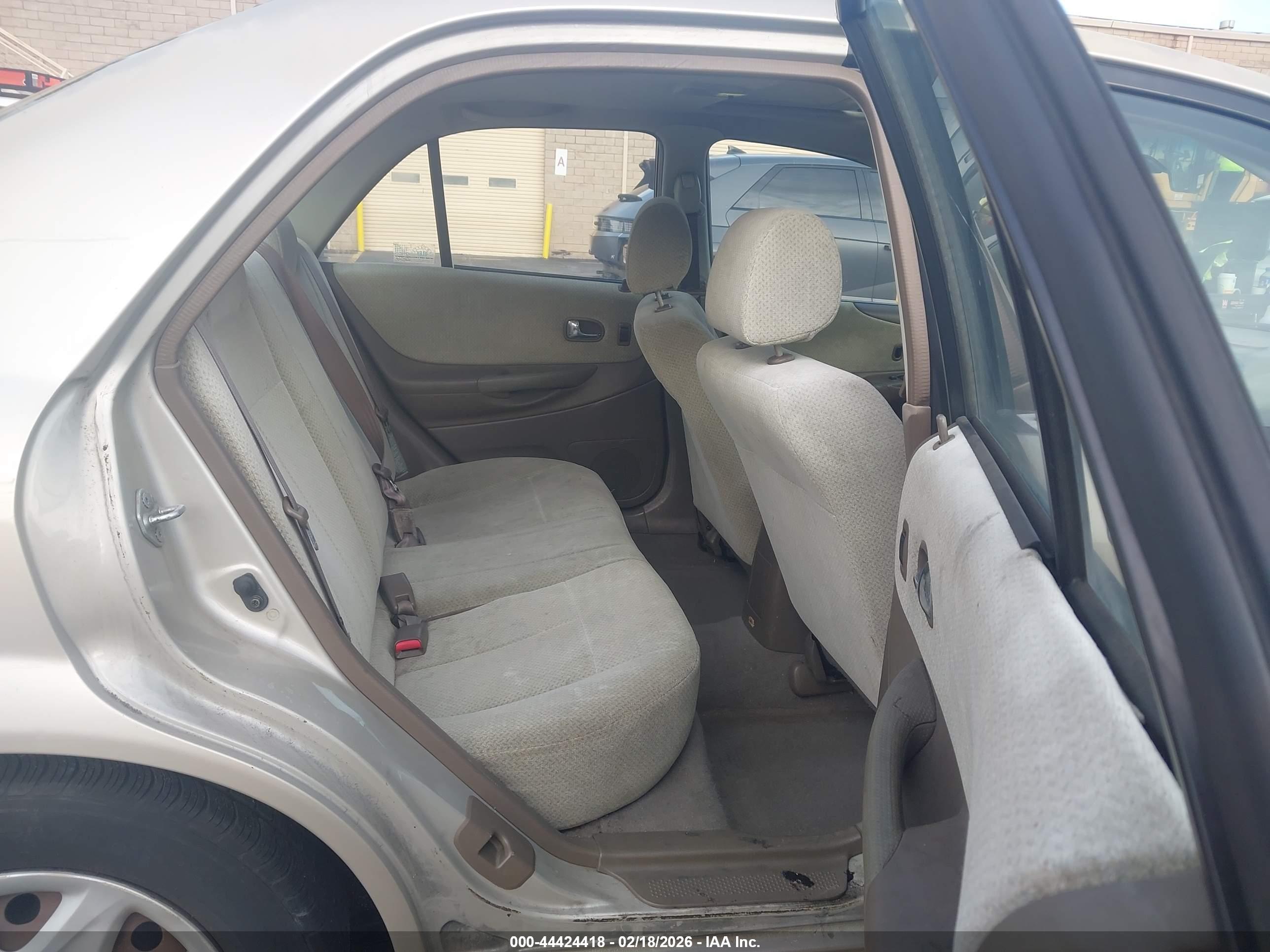 MAZDA PROTEGE image 8