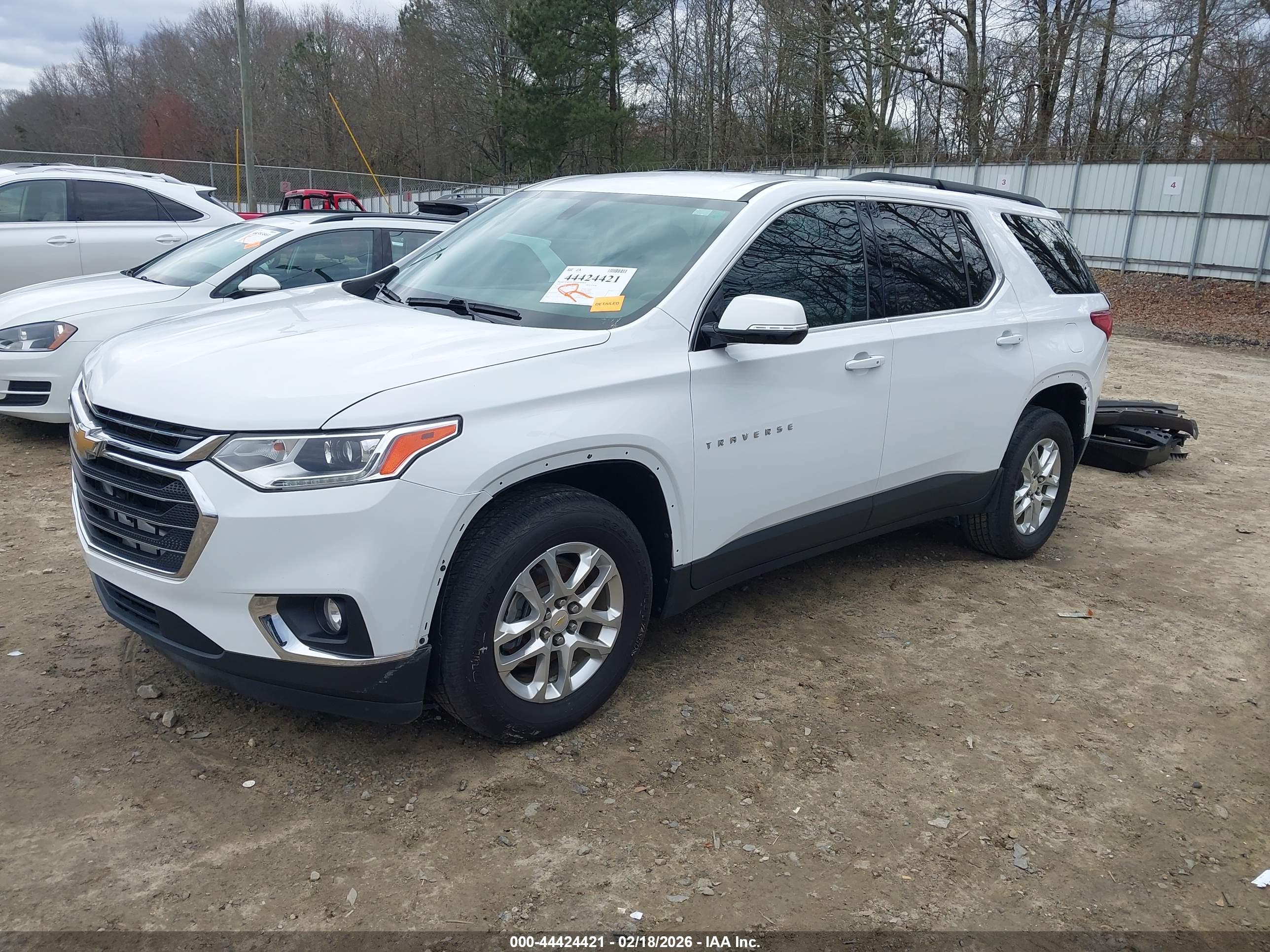 CHEVROLET TRAVERSE image 2