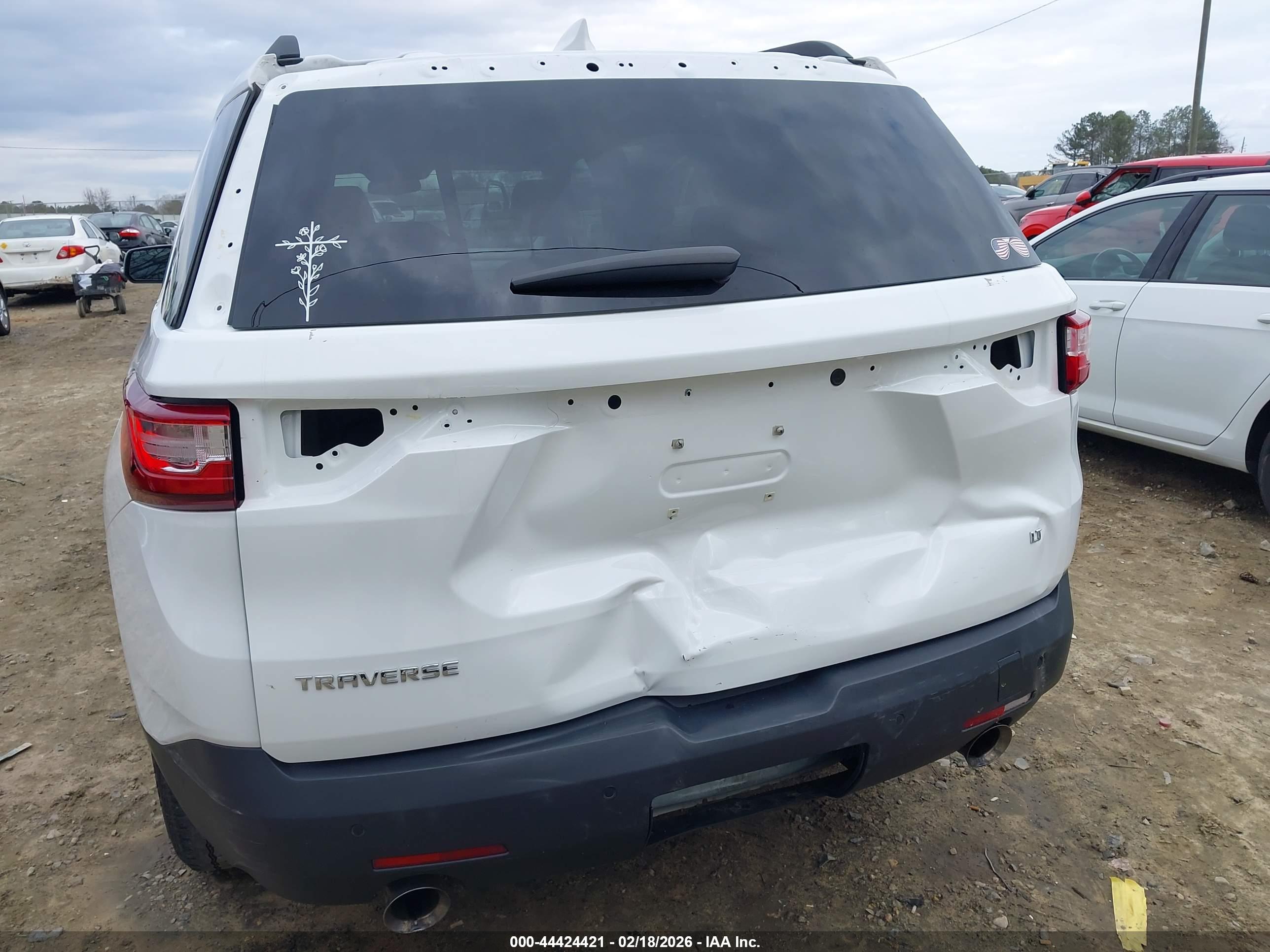 CHEVROLET TRAVERSE image 6