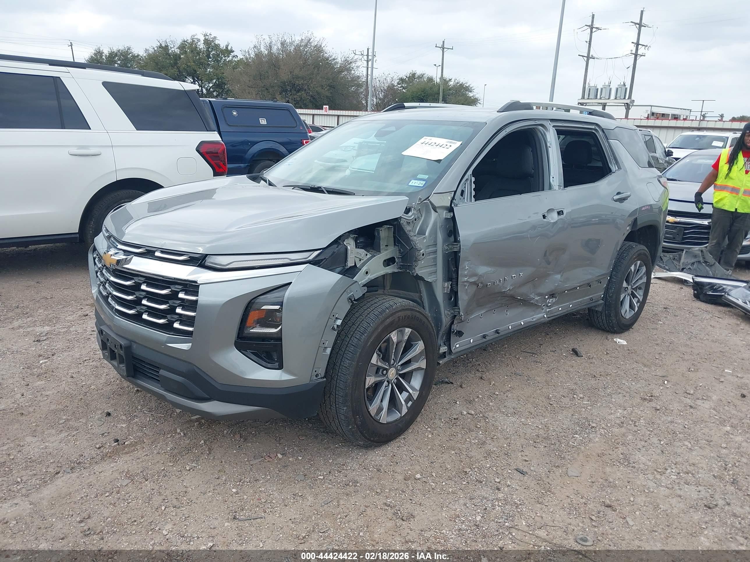 CHEVROLET EQUINOX image 2