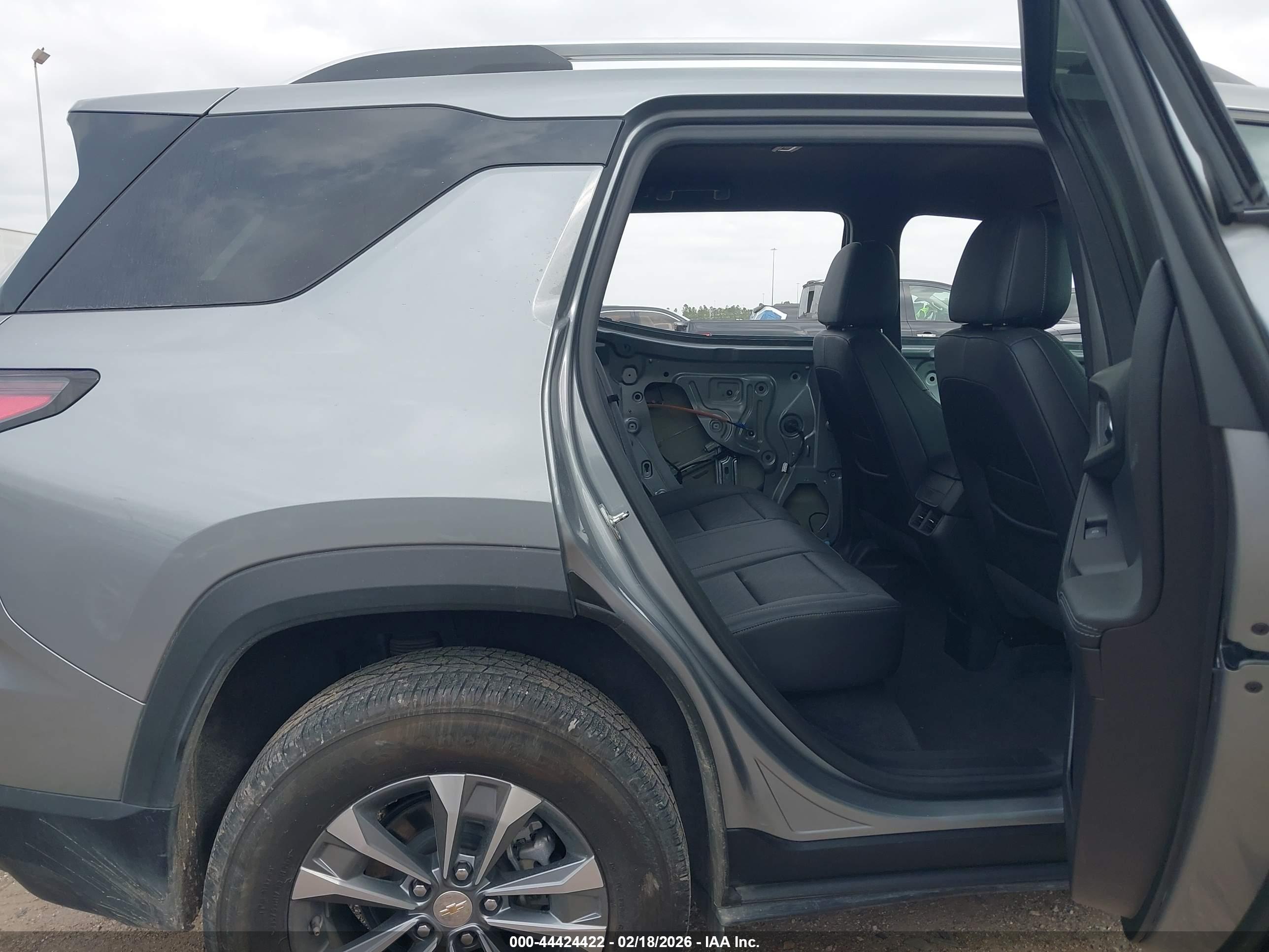 CHEVROLET EQUINOX image 8