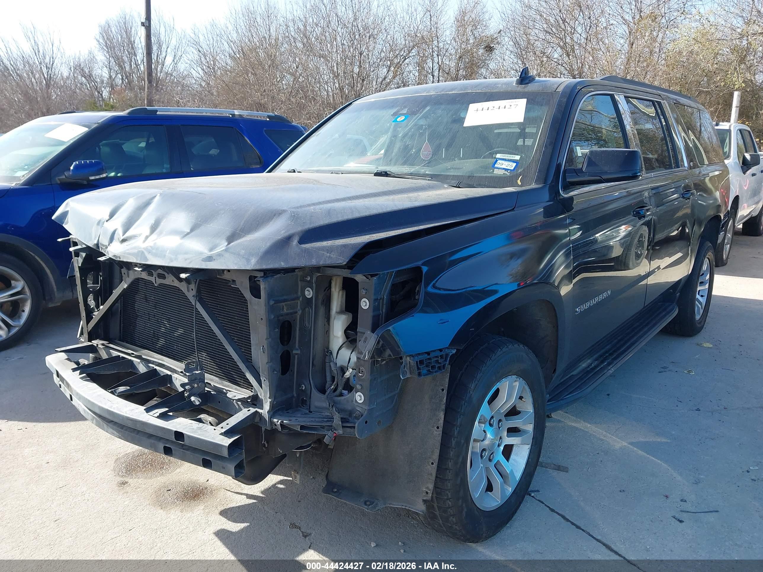 CHEVROLET SUBURBAN image 2
