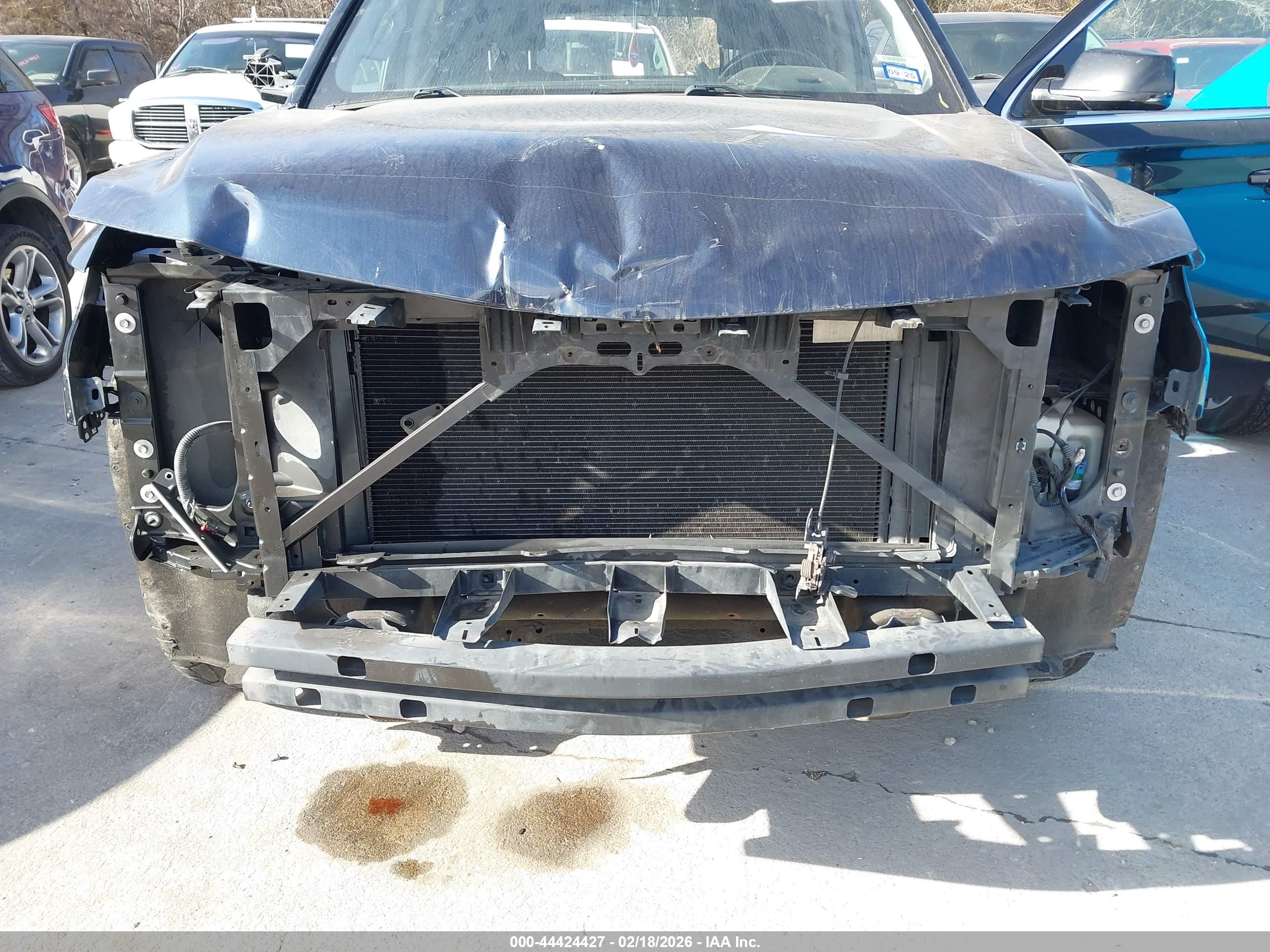CHEVROLET SUBURBAN image 6