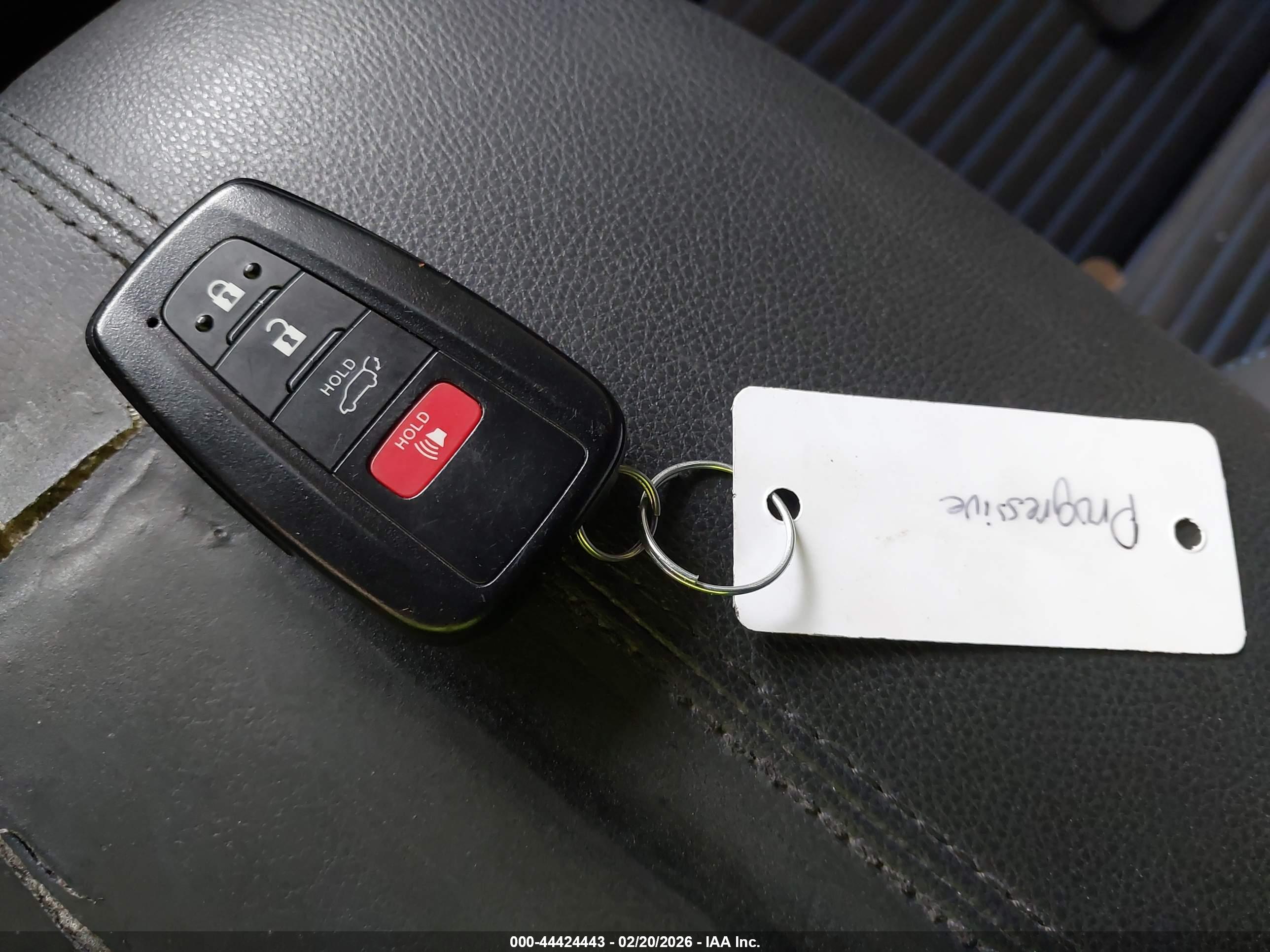 TOYOTA RAV4 image 11