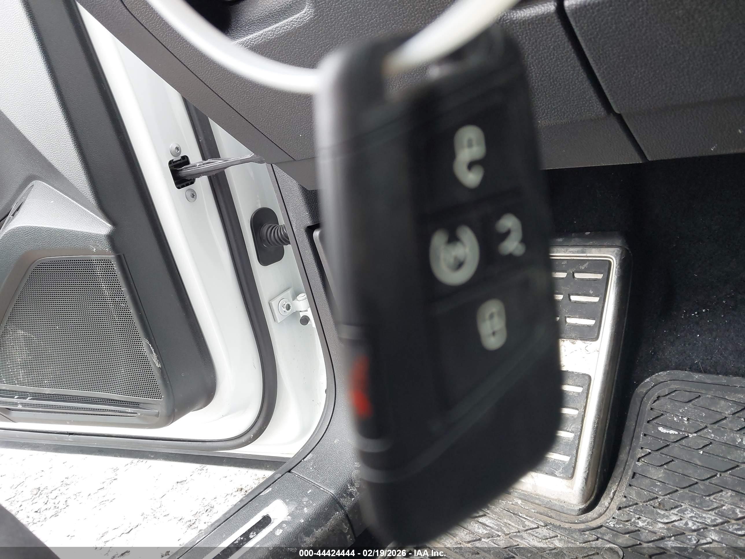 VOLKSWAGEN TIGUAN image 11