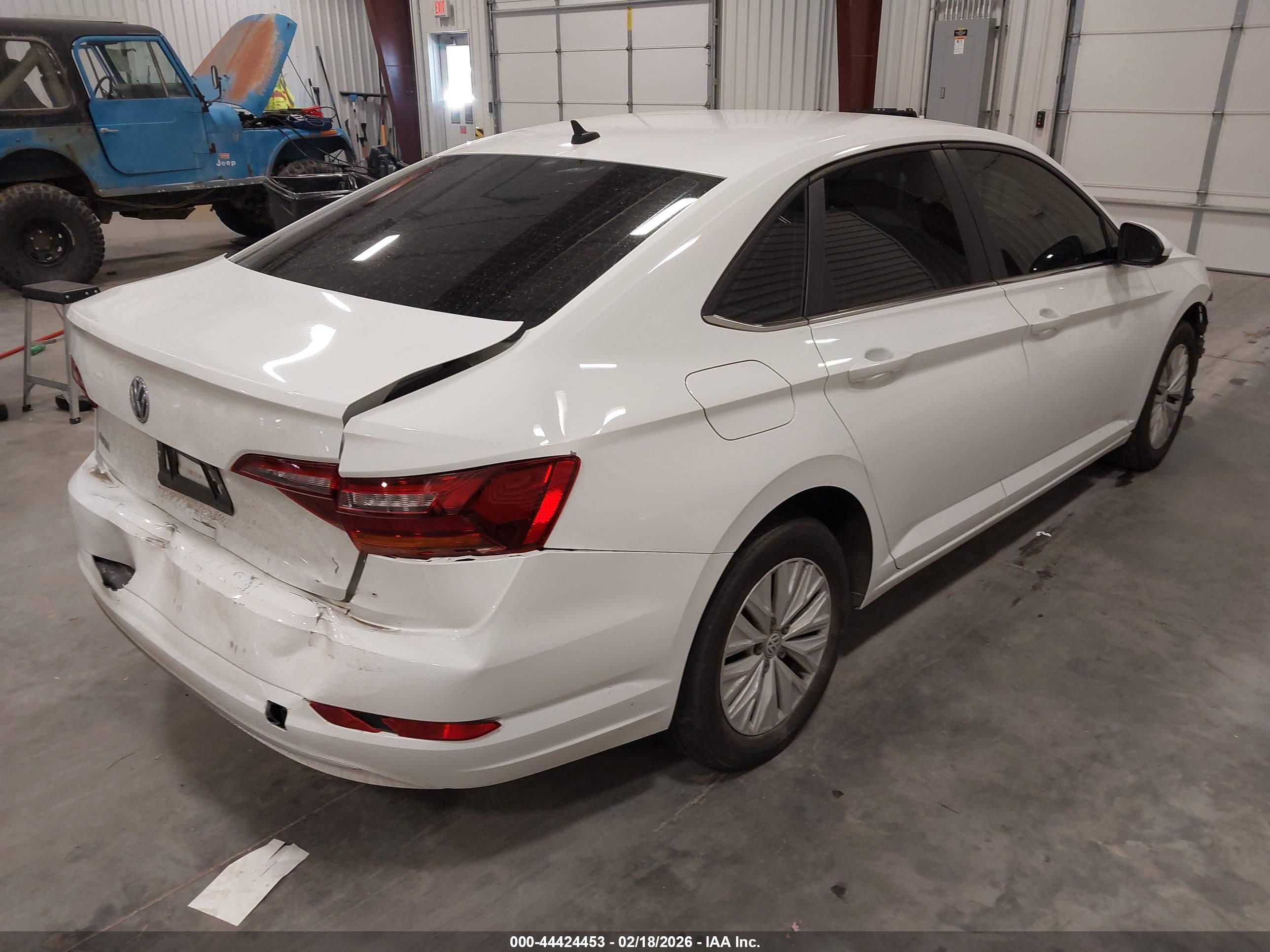 VOLKSWAGEN JETTA image 4