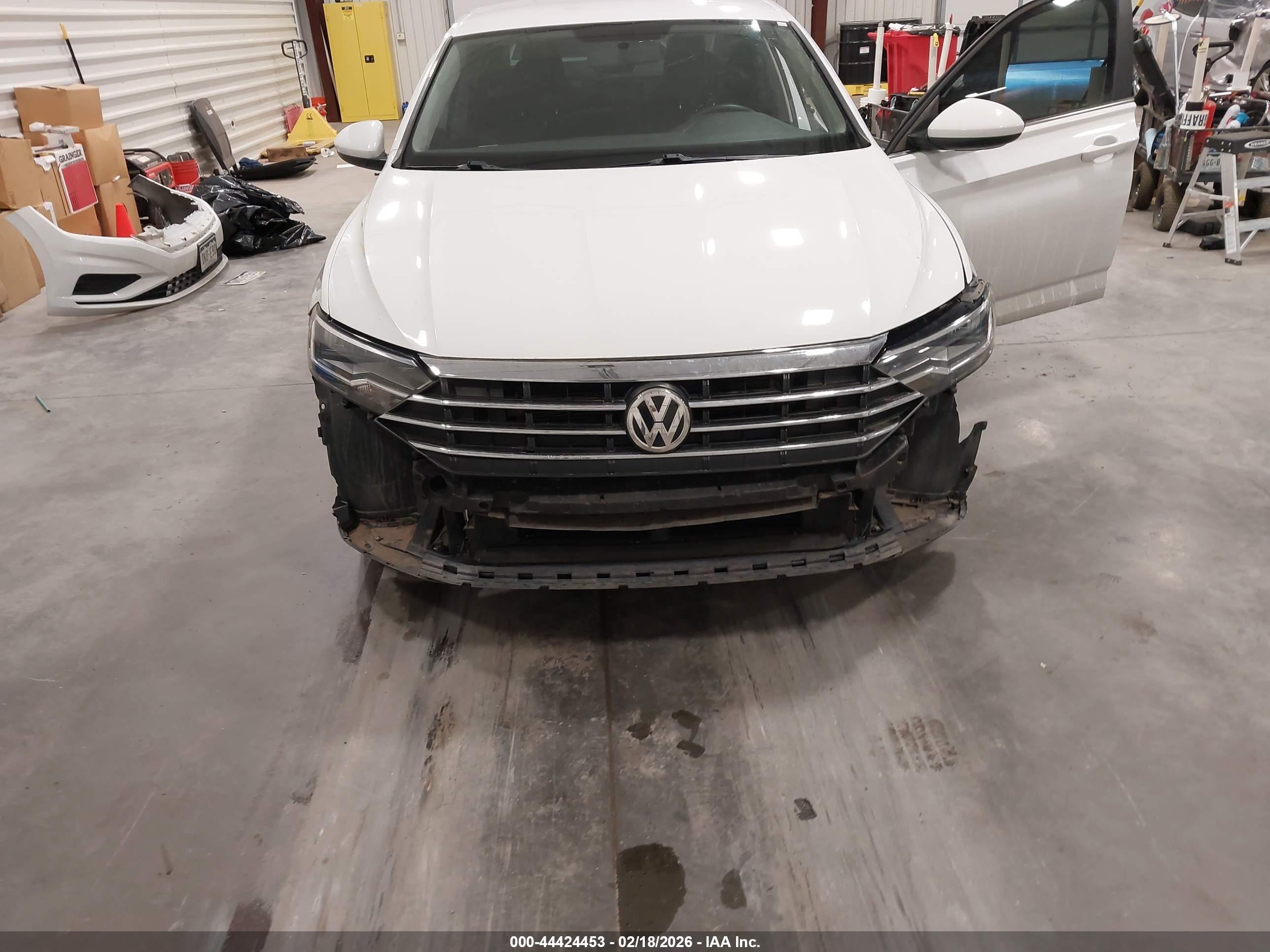VOLKSWAGEN JETTA image 6