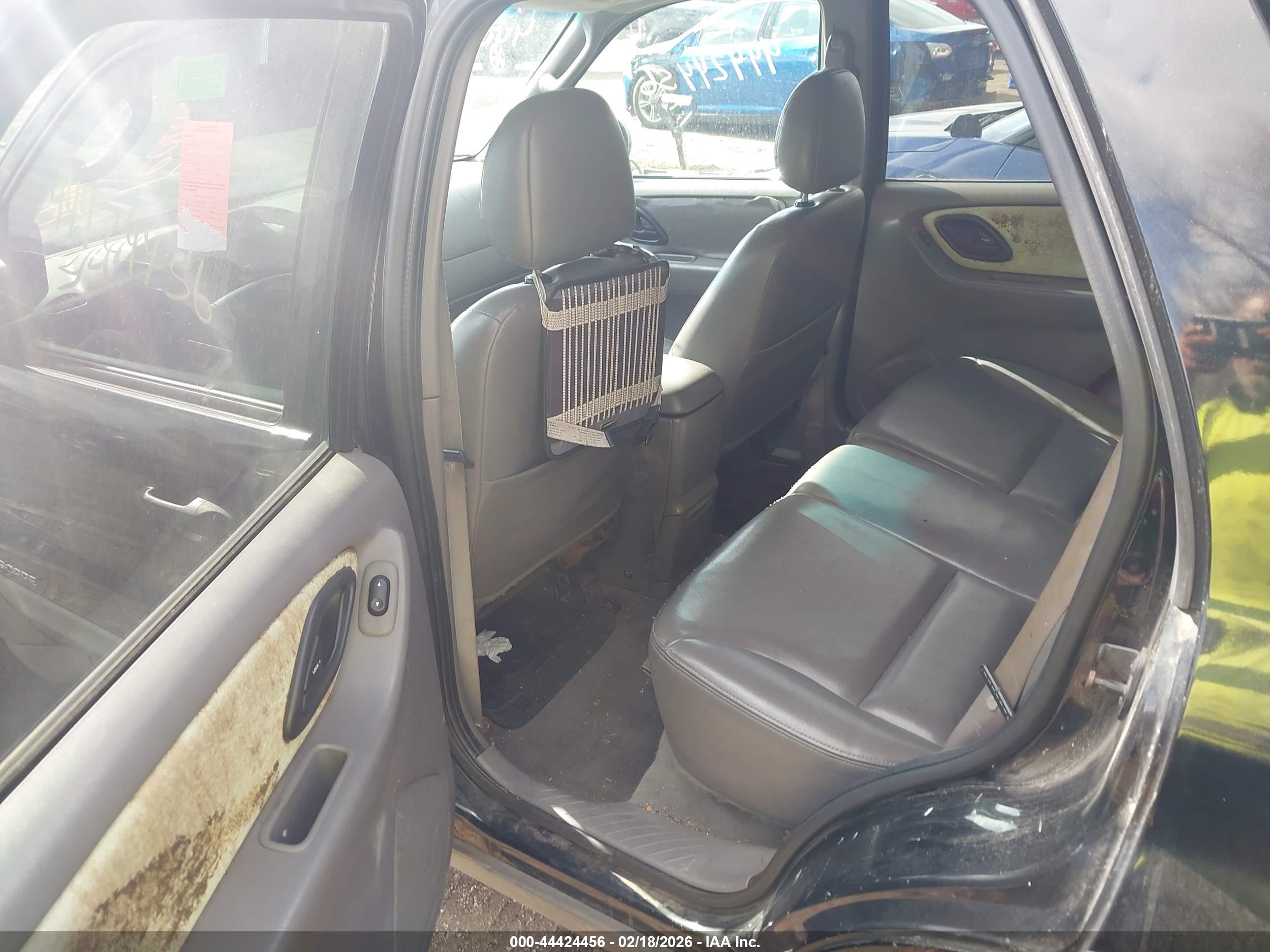 FORD ESCAPE image 8