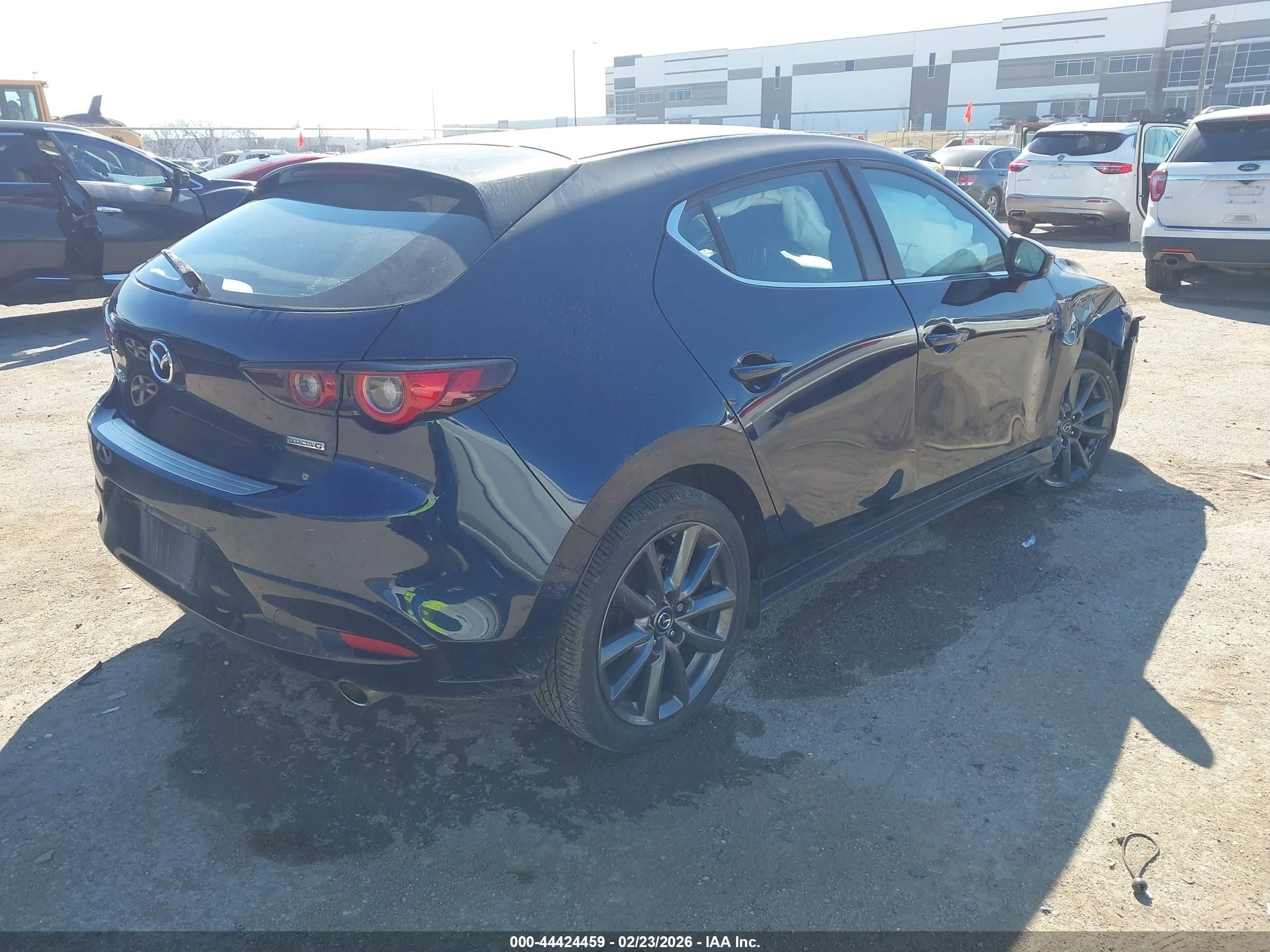 MAZDA MAZDA3 image 4