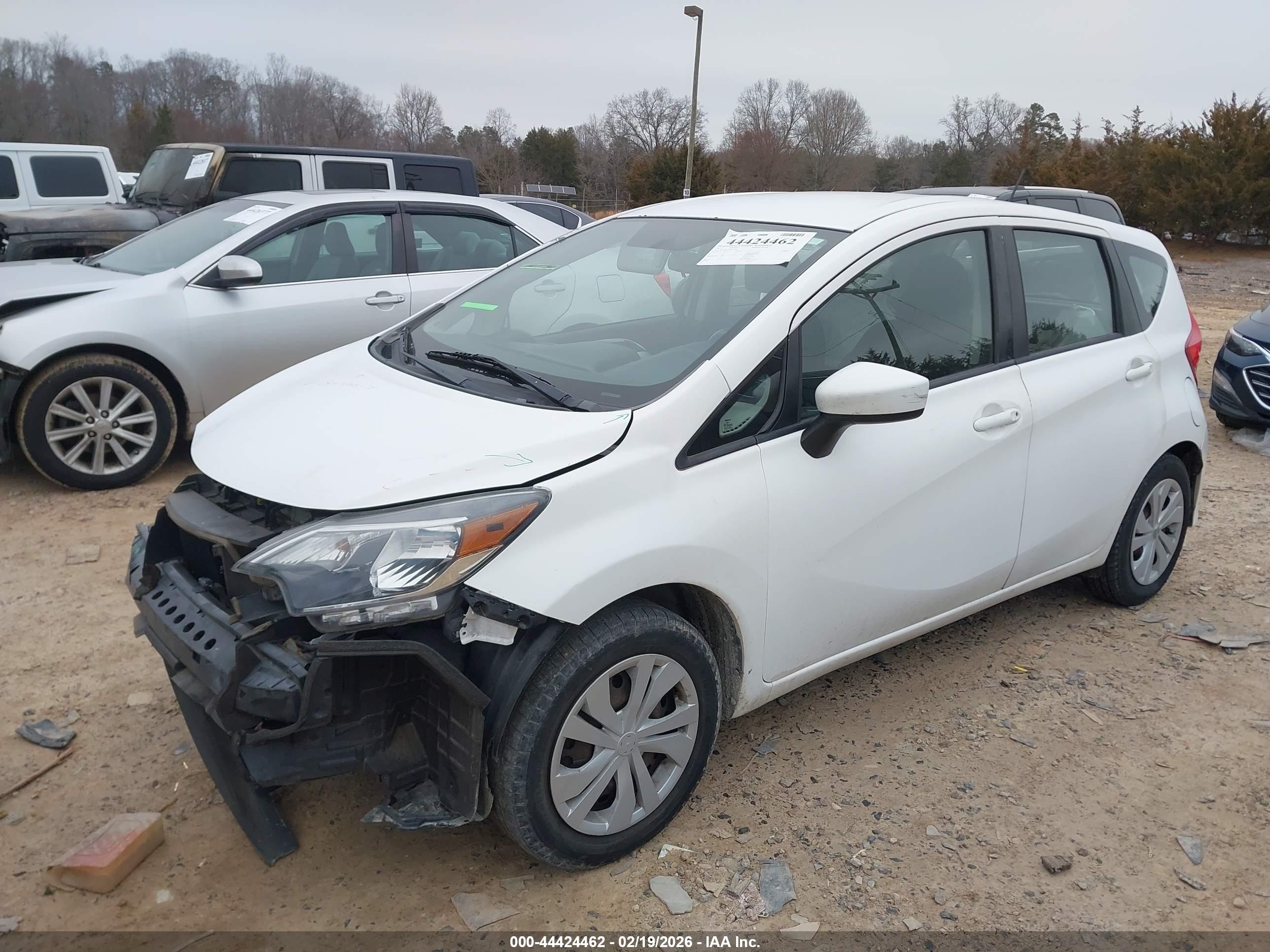 NISSAN VERSA image 2