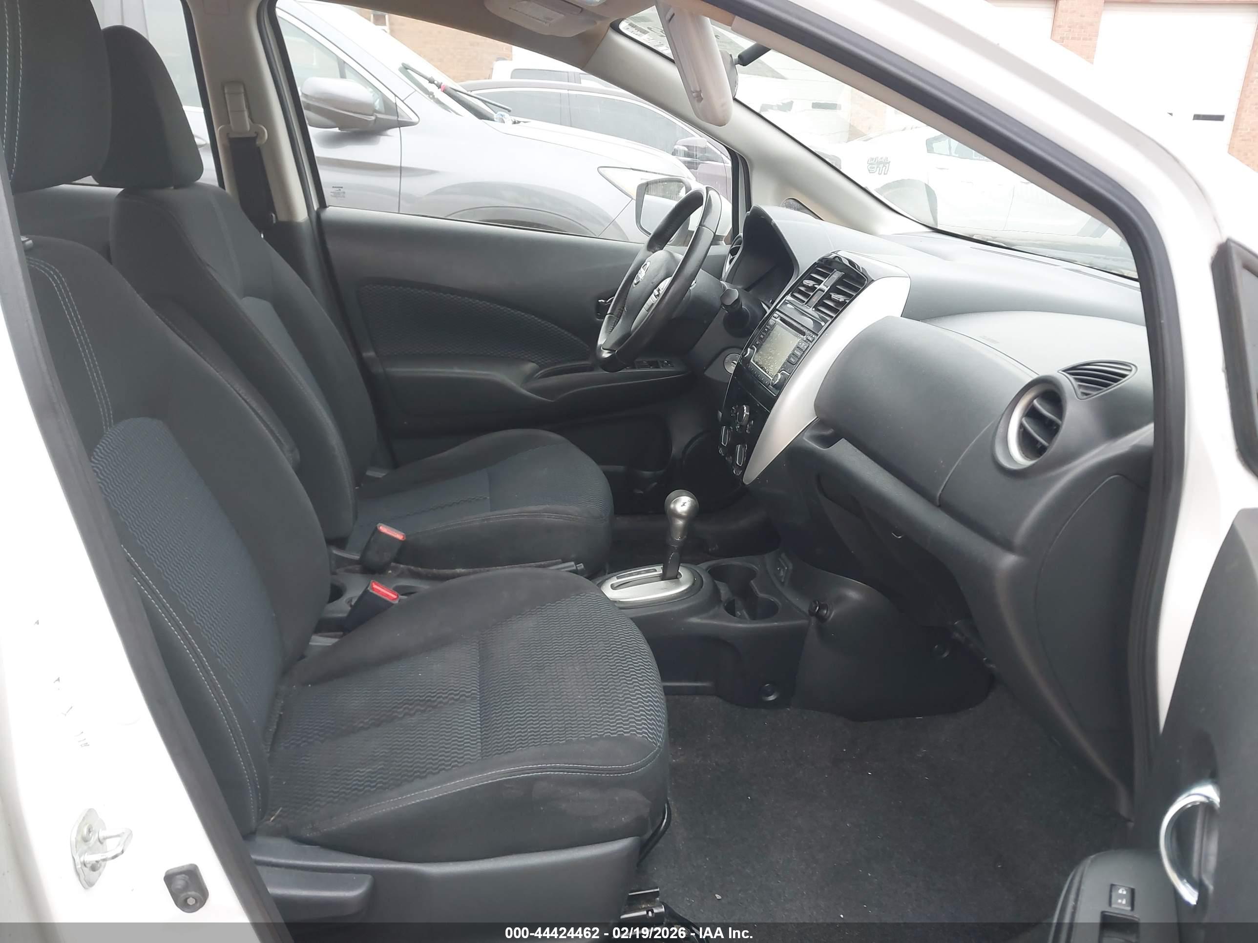 NISSAN VERSA image 5