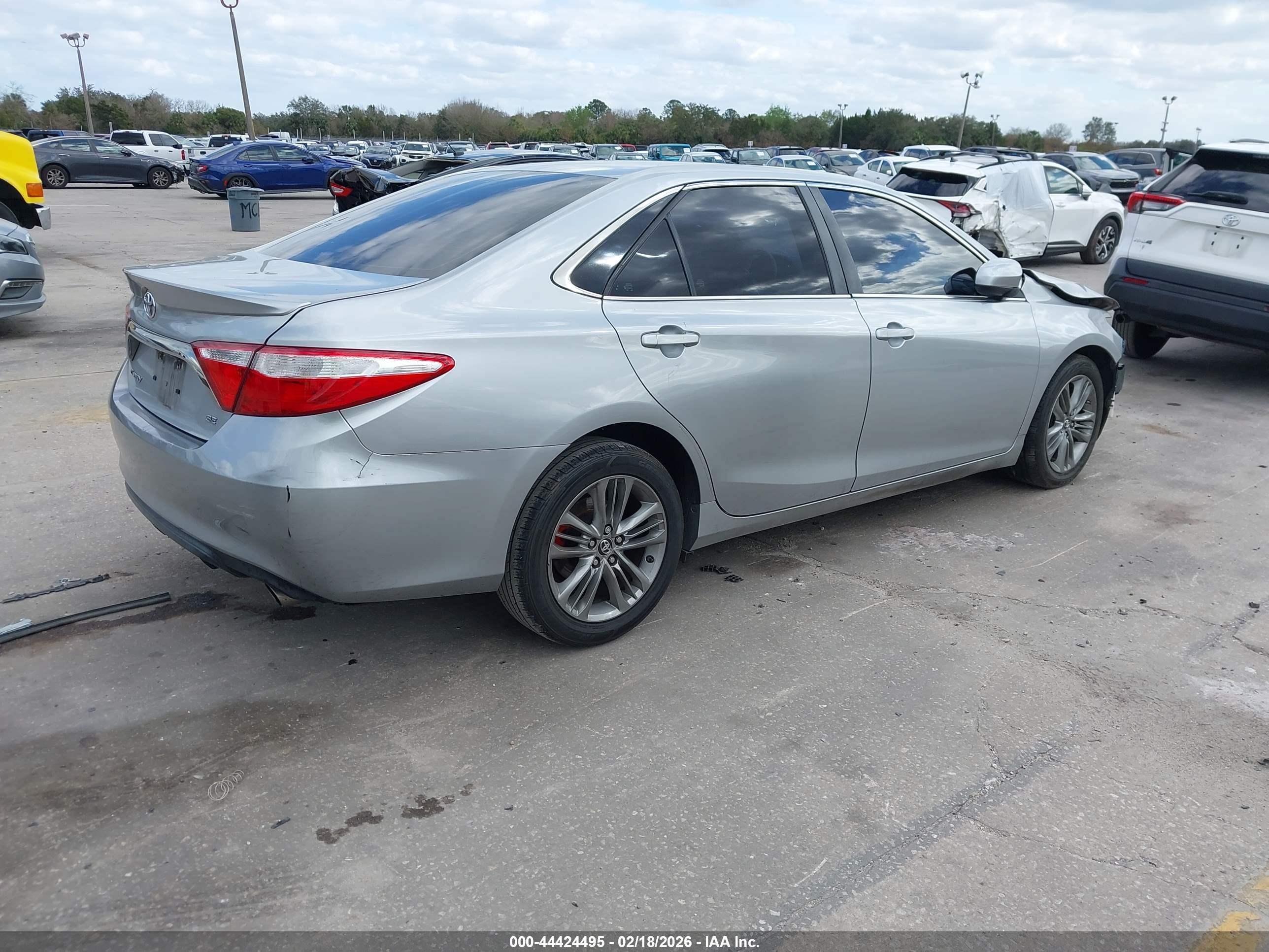 TOYOTA CAMRY image 4