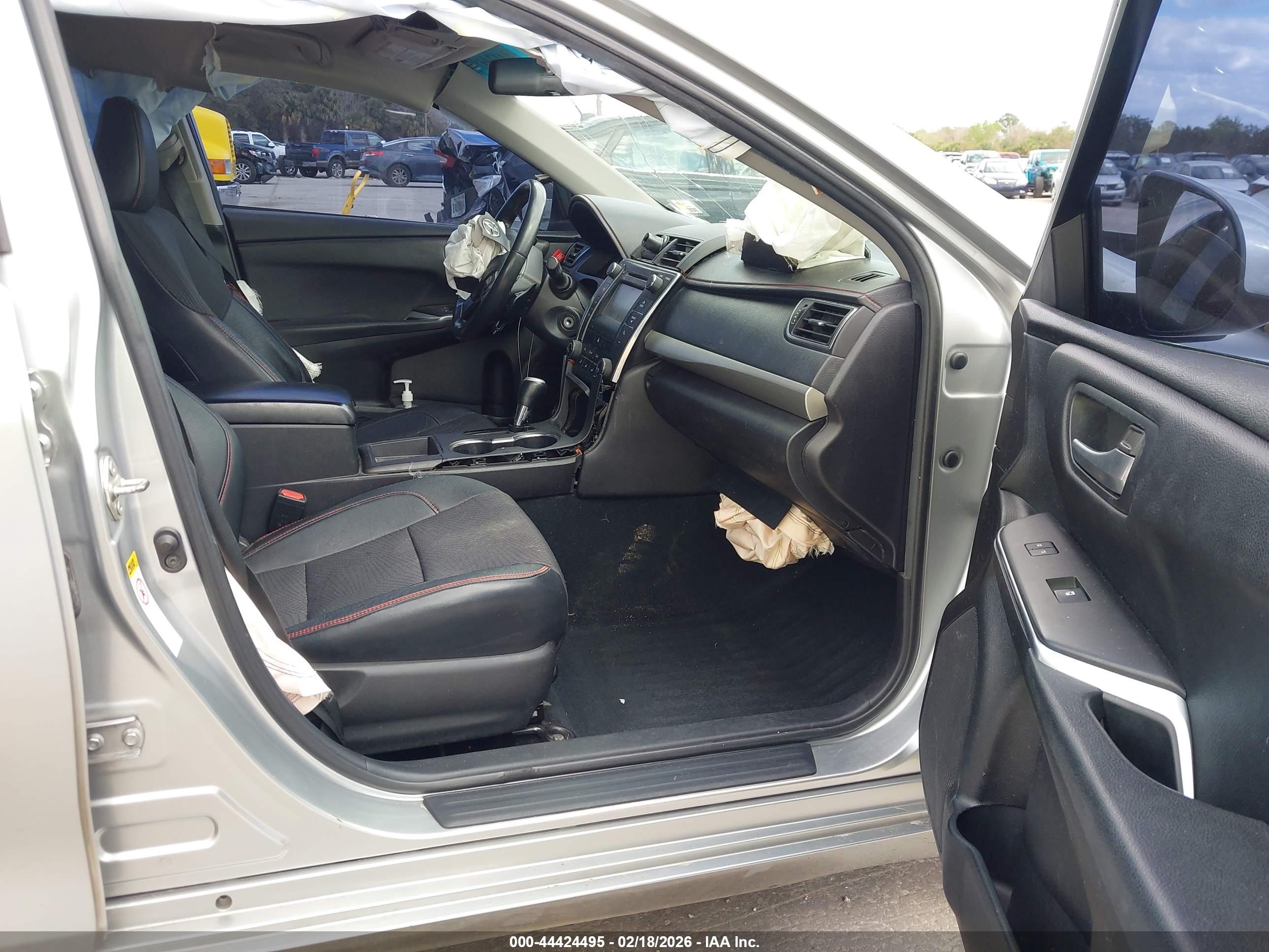TOYOTA CAMRY image 5