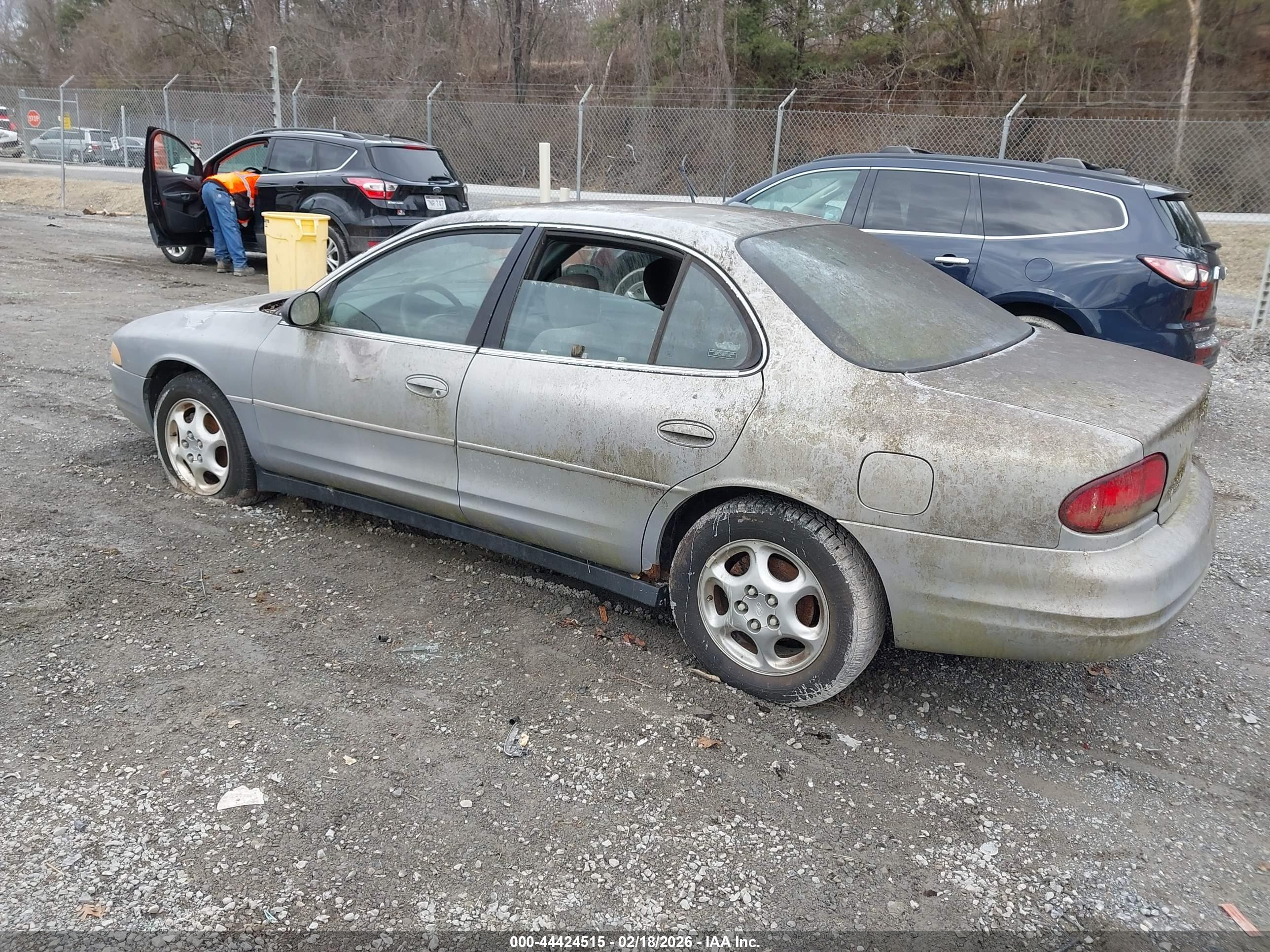 OLDSMOBILE INTRIGUE image 3