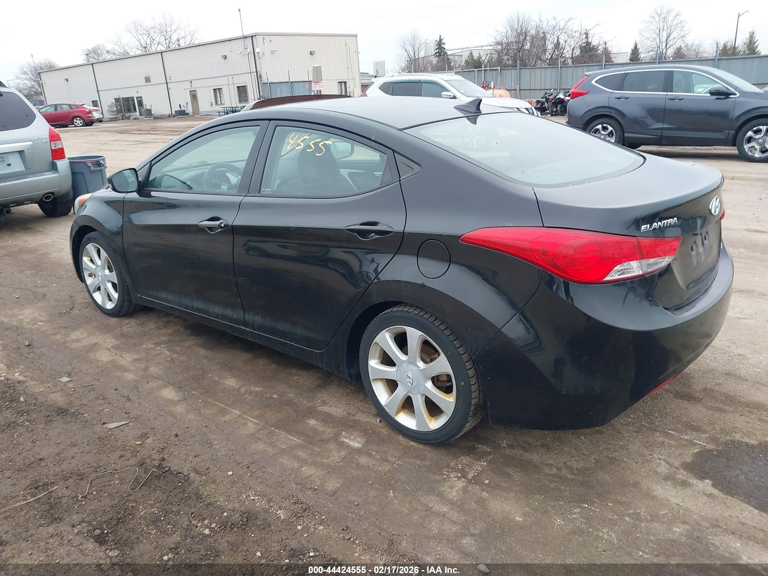 HYUNDAI ELANTRA image 3
