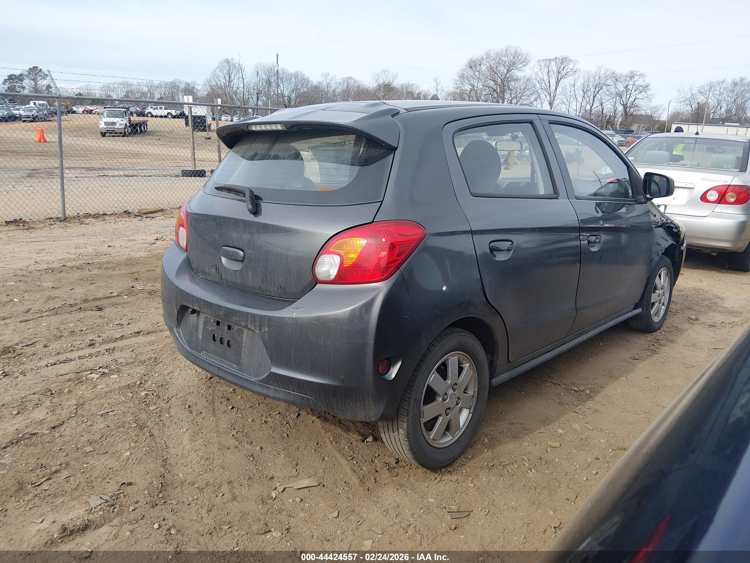MITSUBISHI MIRAGE image 4