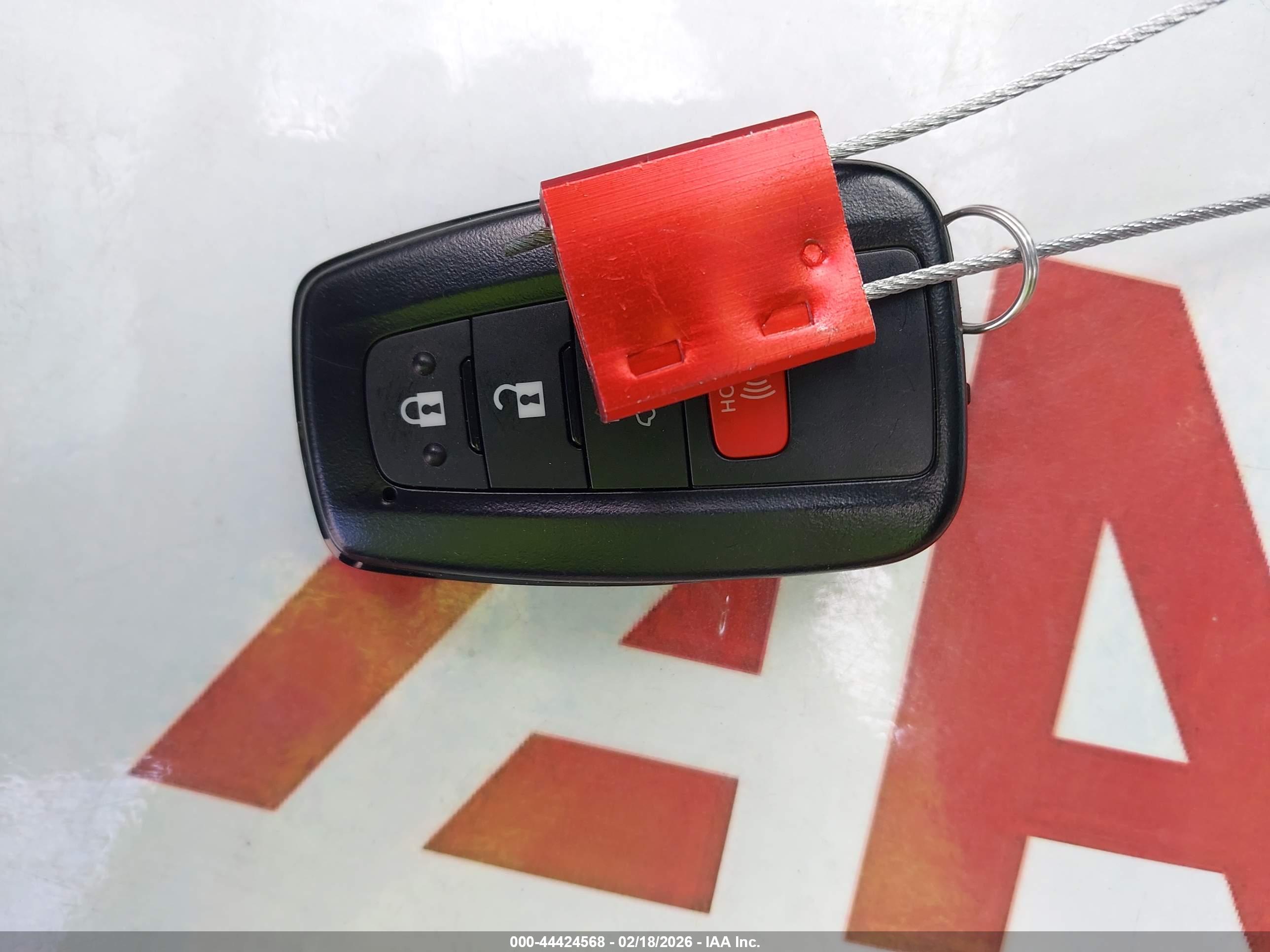 TOYOTA RAV4 image 11