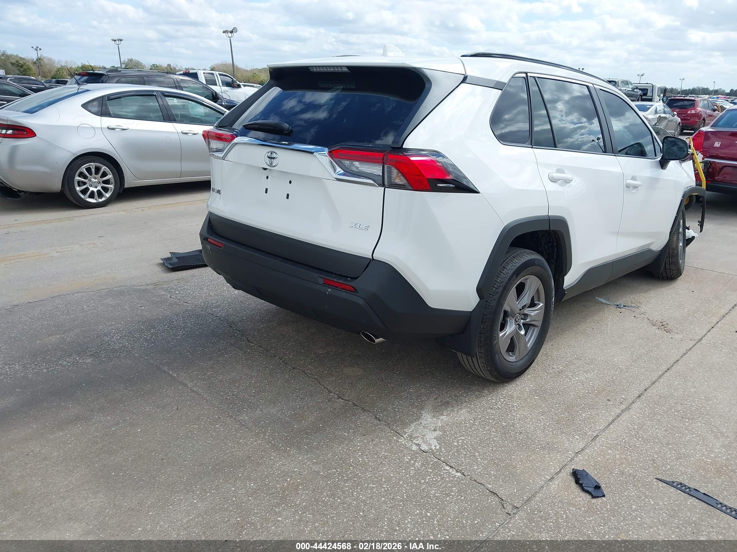 TOYOTA RAV4 image 4