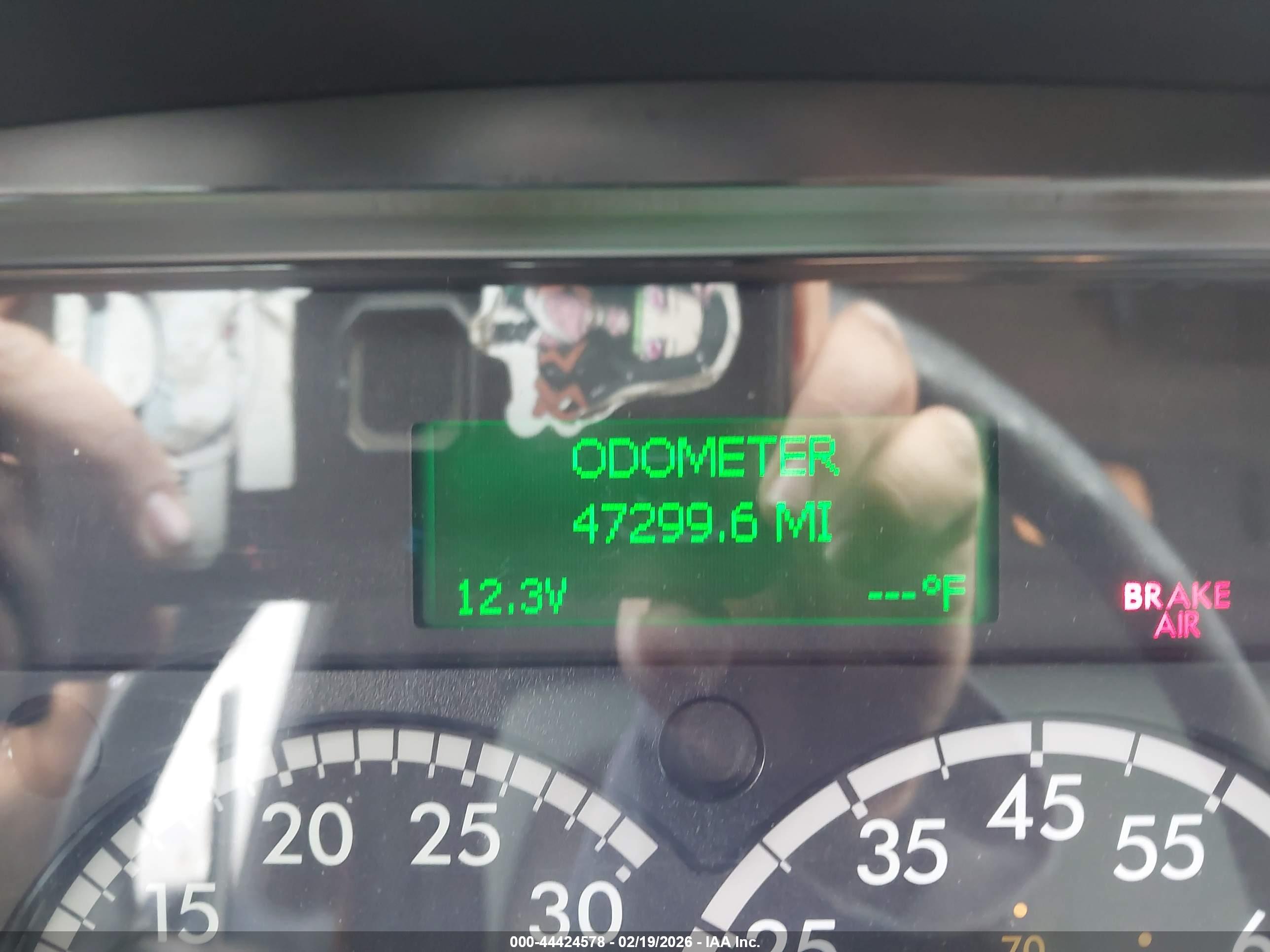FREIGHTLINER M2 image 6