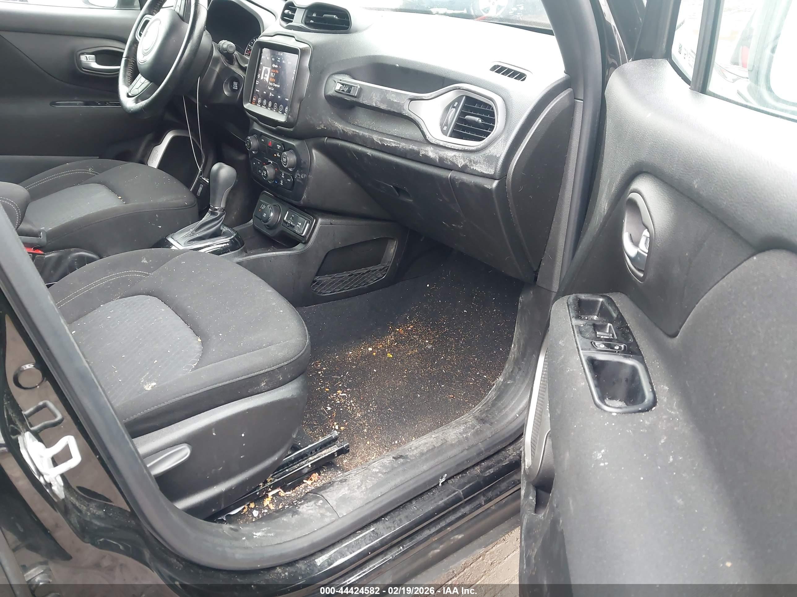 JEEP RENEGADE image 5