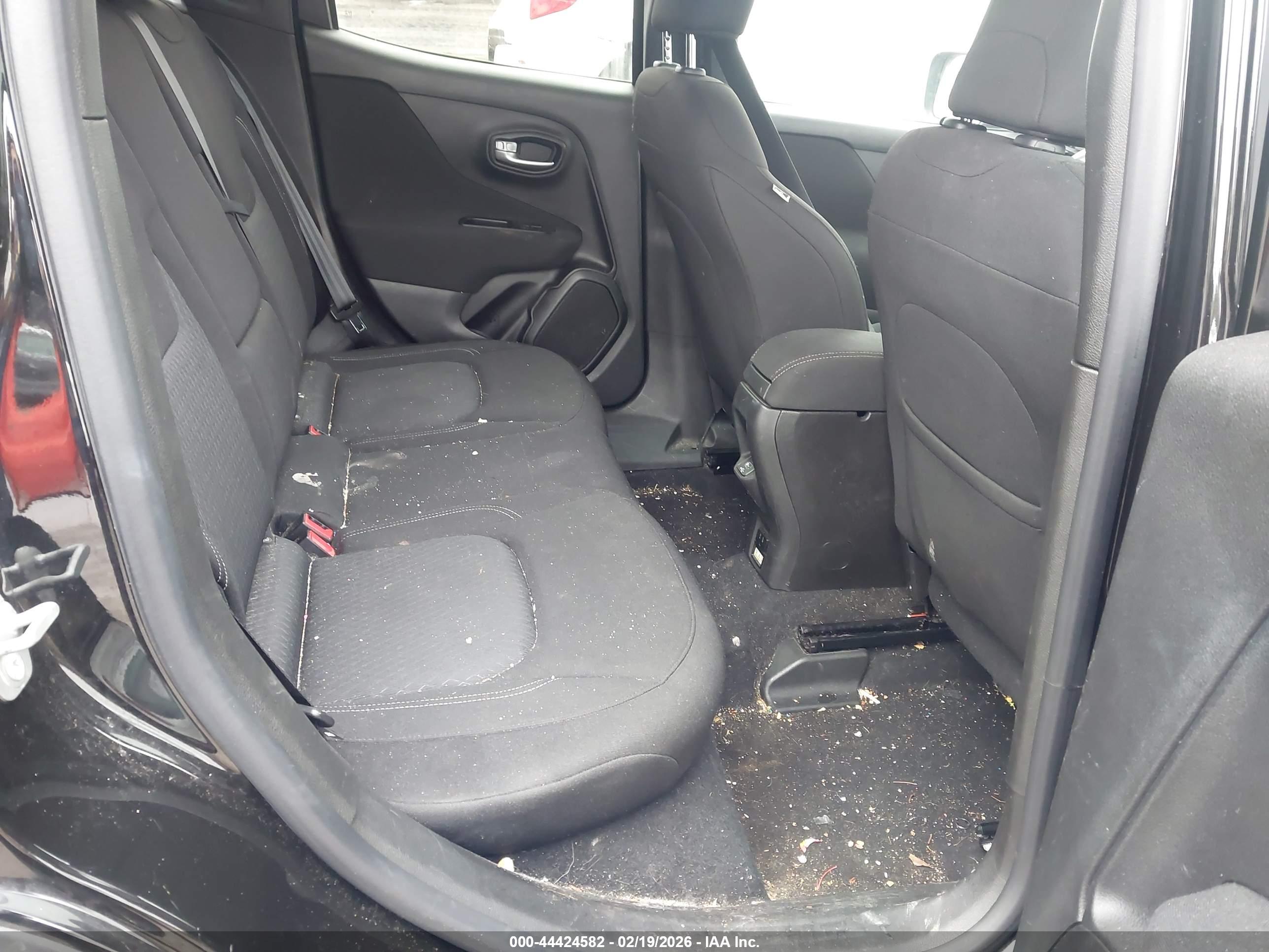 JEEP RENEGADE image 8