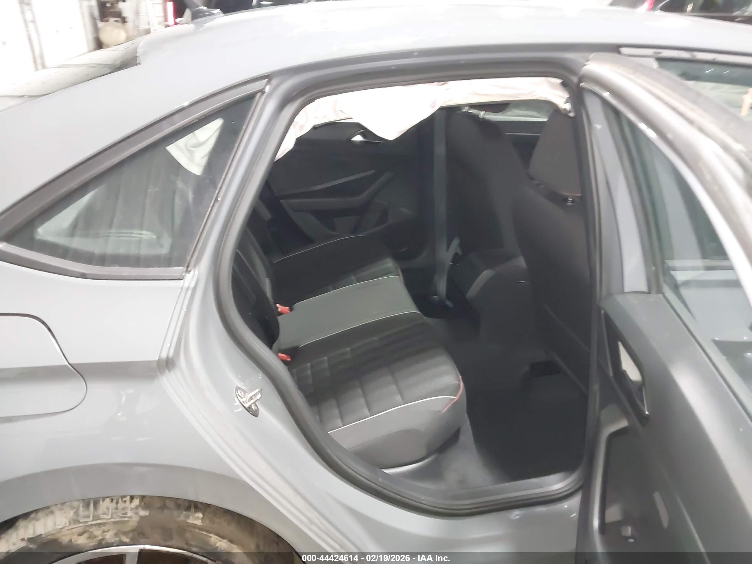 VOLKSWAGEN JETTA image 8