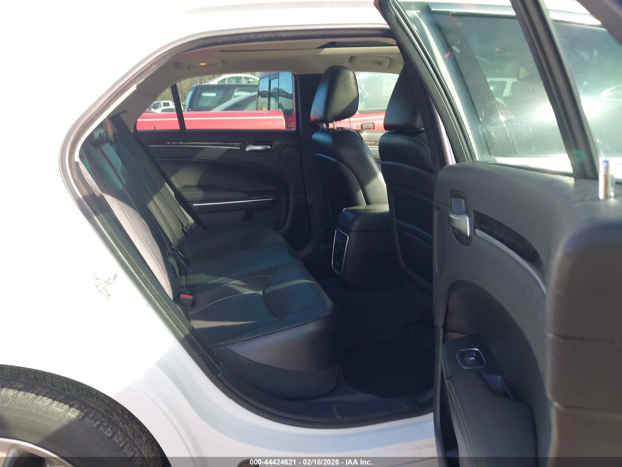 CHRYSLER 300C image 8