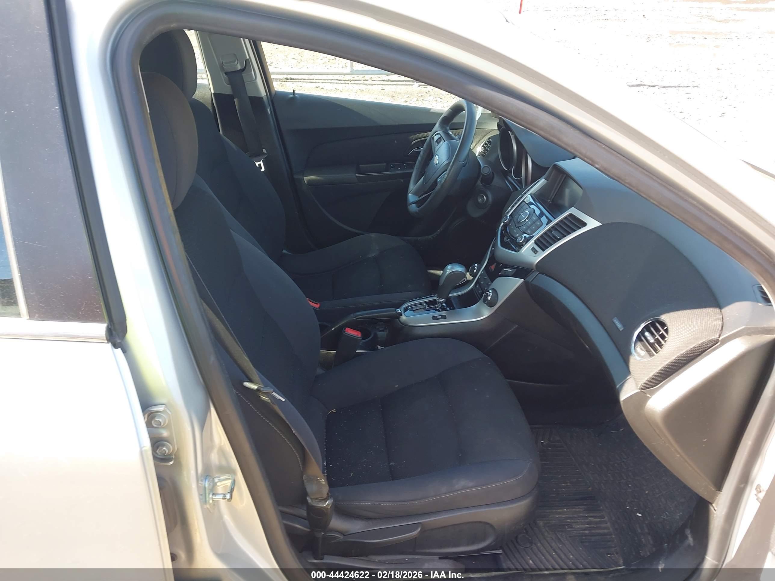 CHEVROLET CRUZE image 5
