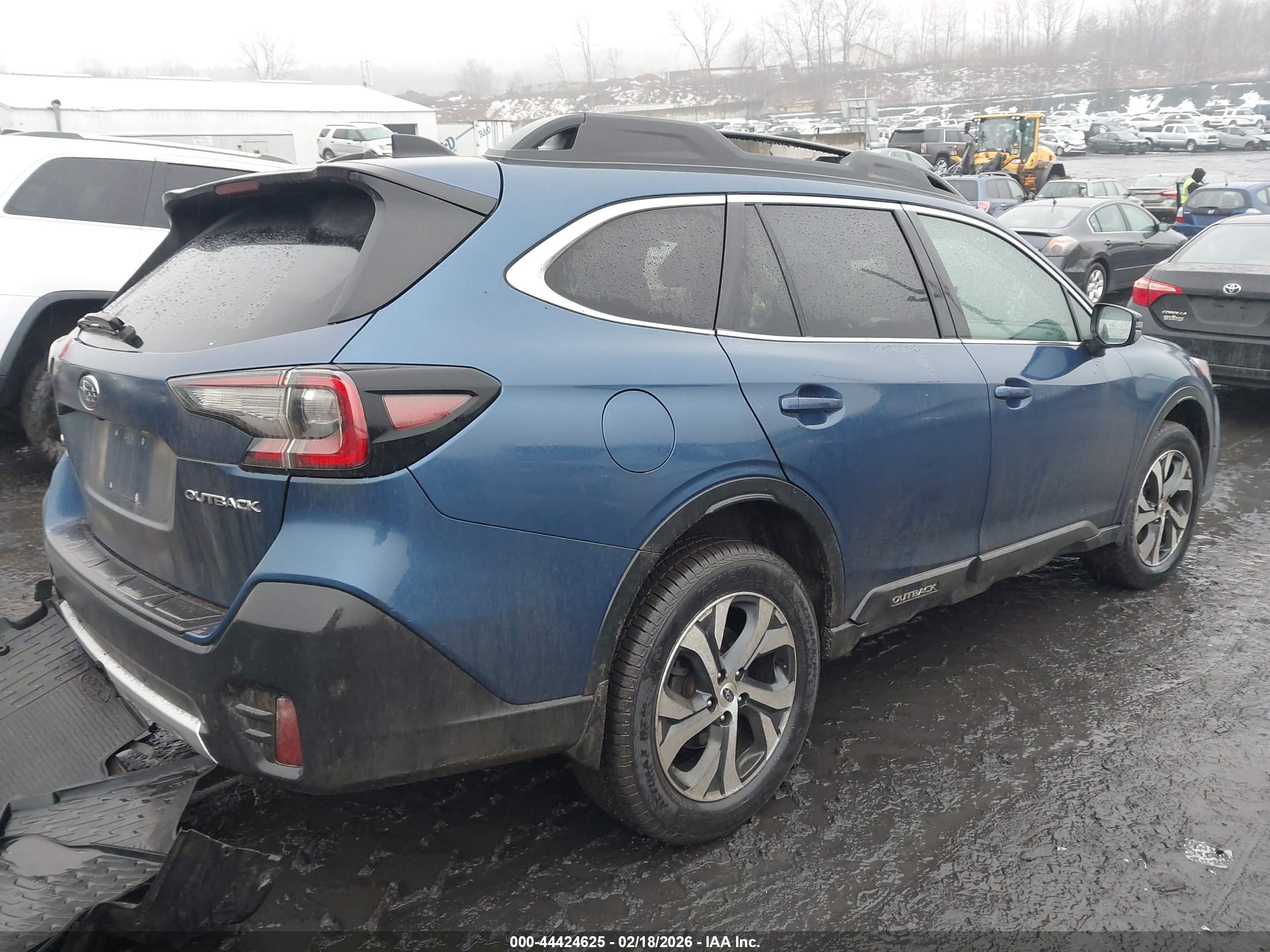 SUBARU OUTBACK image 4