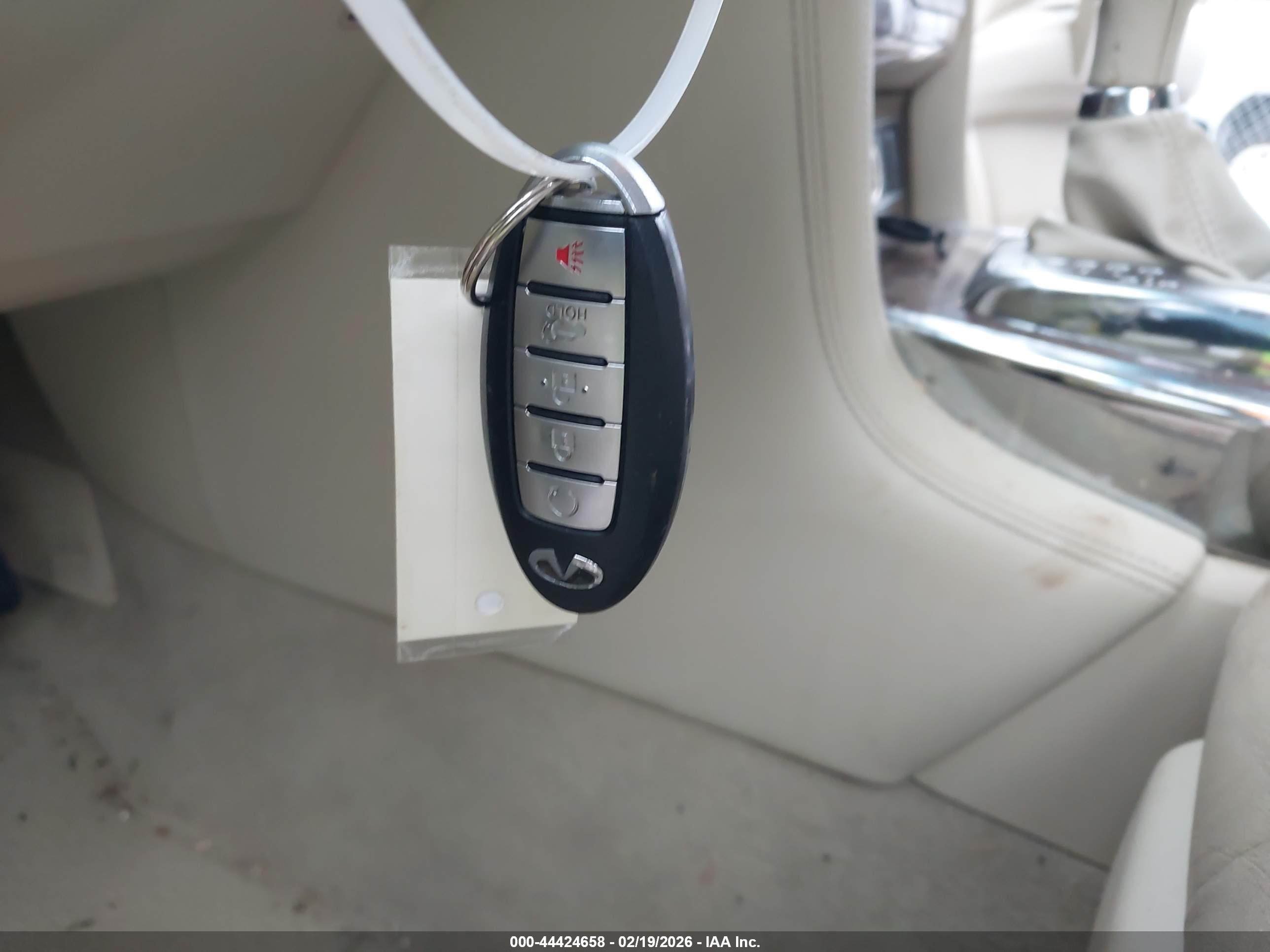 INFINITI QX80 image 11