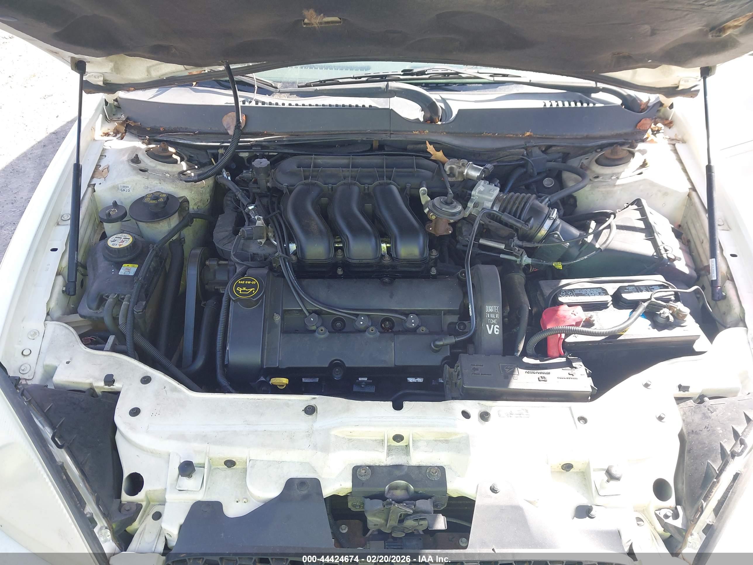 FORD TAURUS image 10