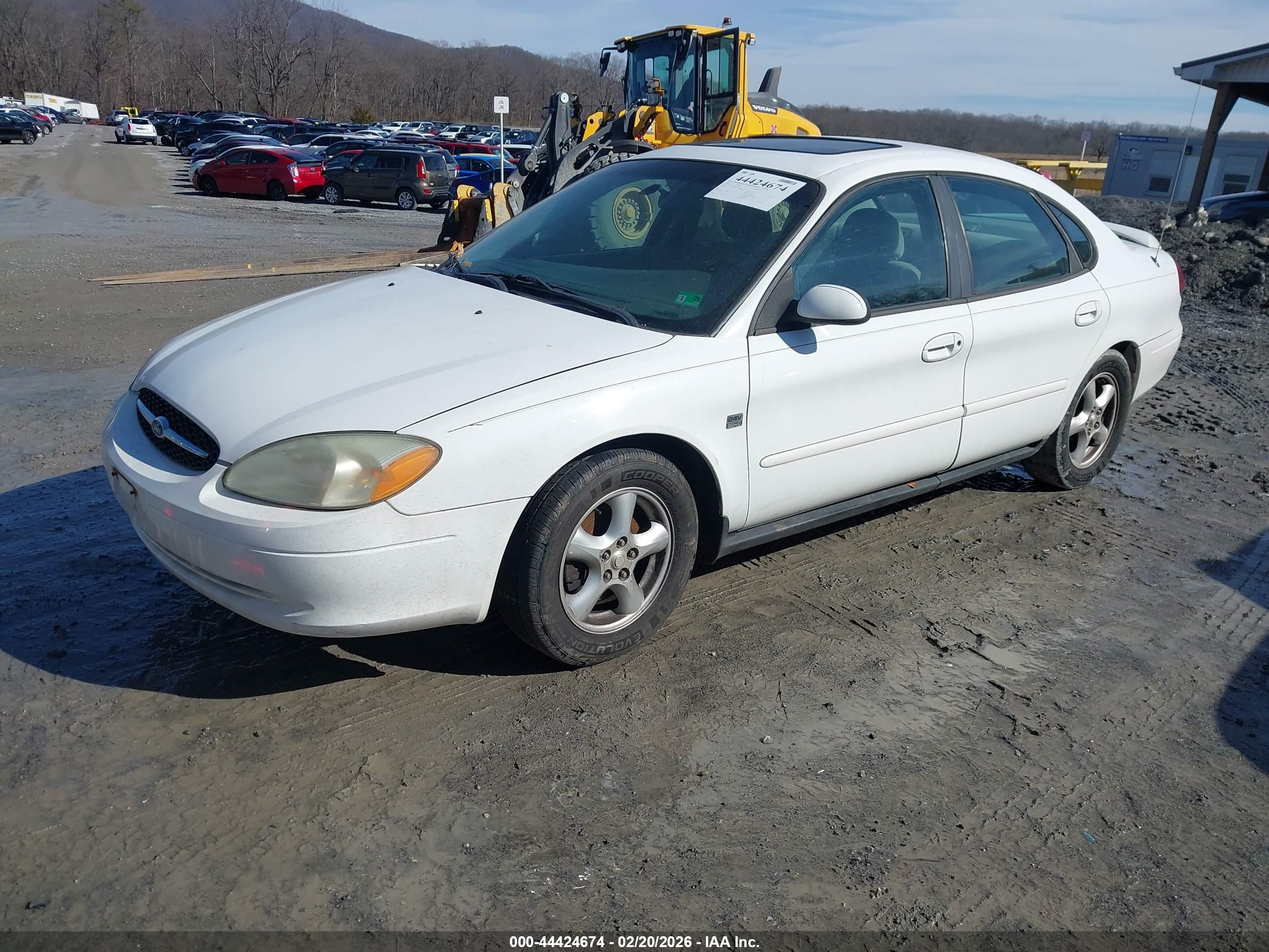 FORD TAURUS image 2