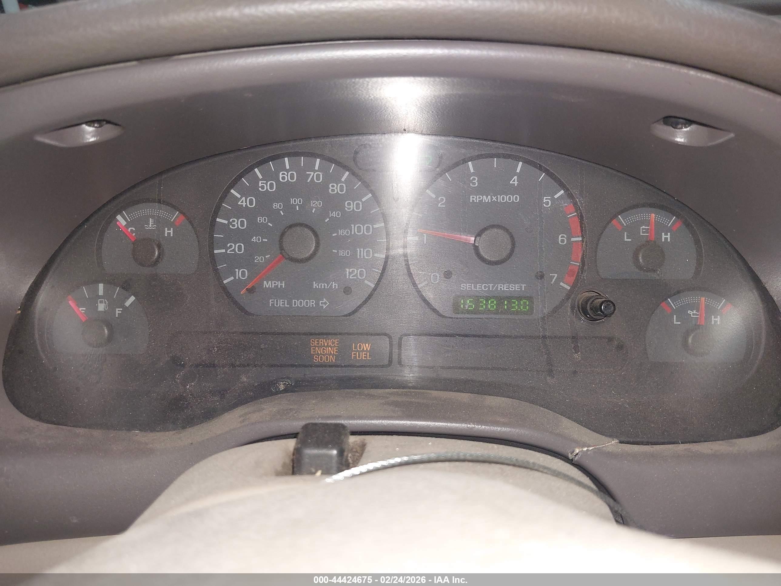 FORD MUSTANG image 7