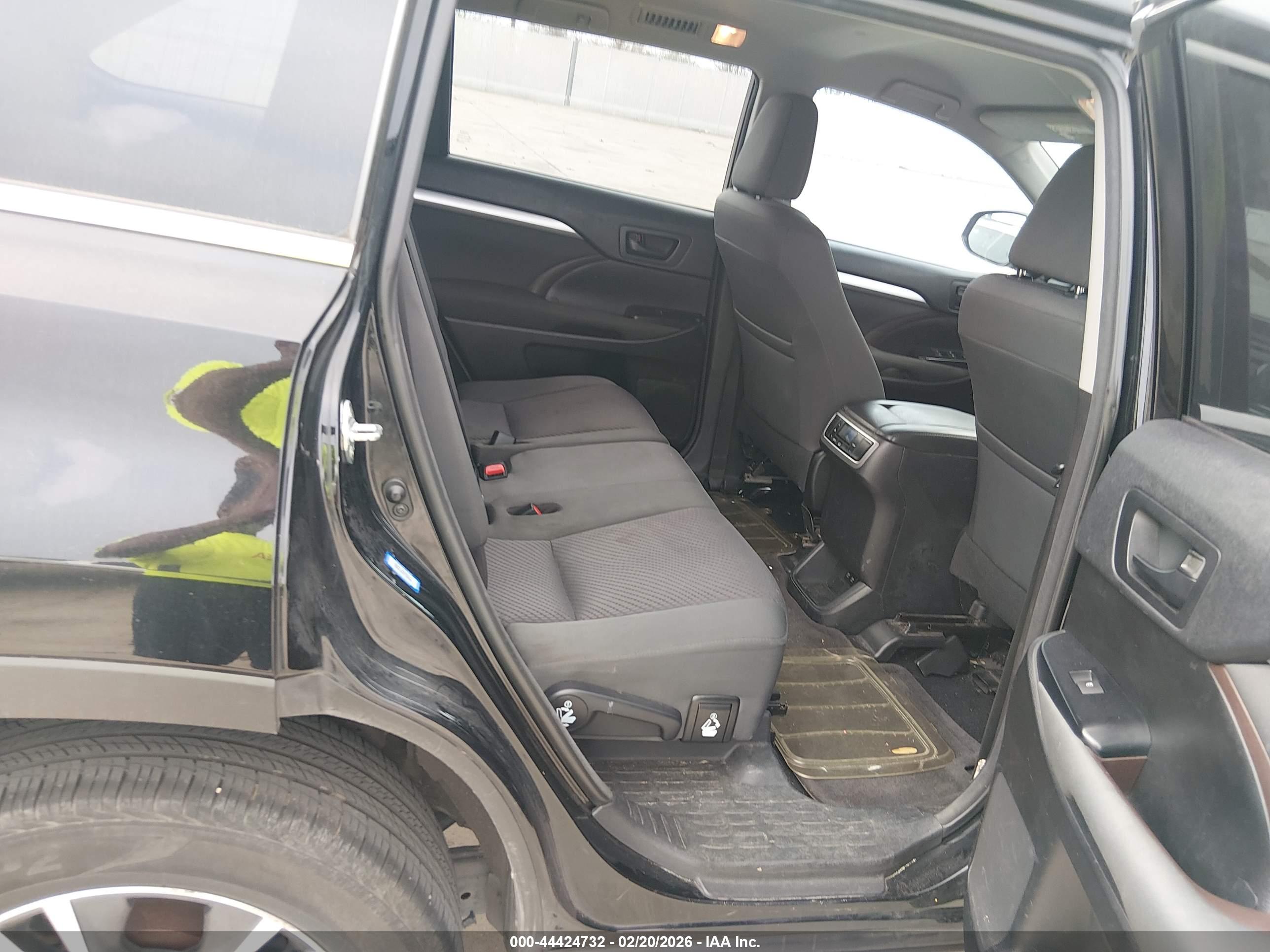 TOYOTA HIGHLANDER image 8