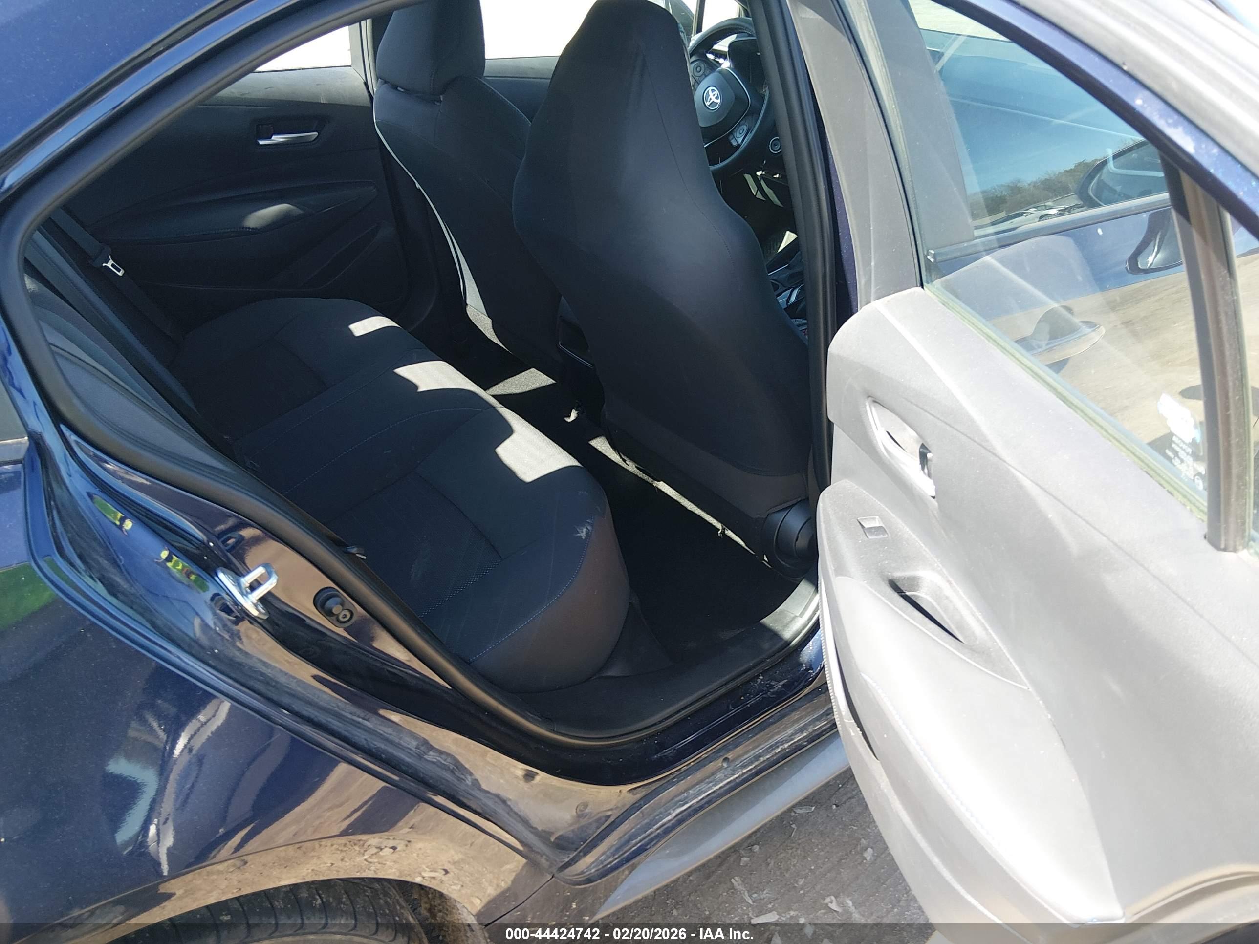TOYOTA COROLLA image 8