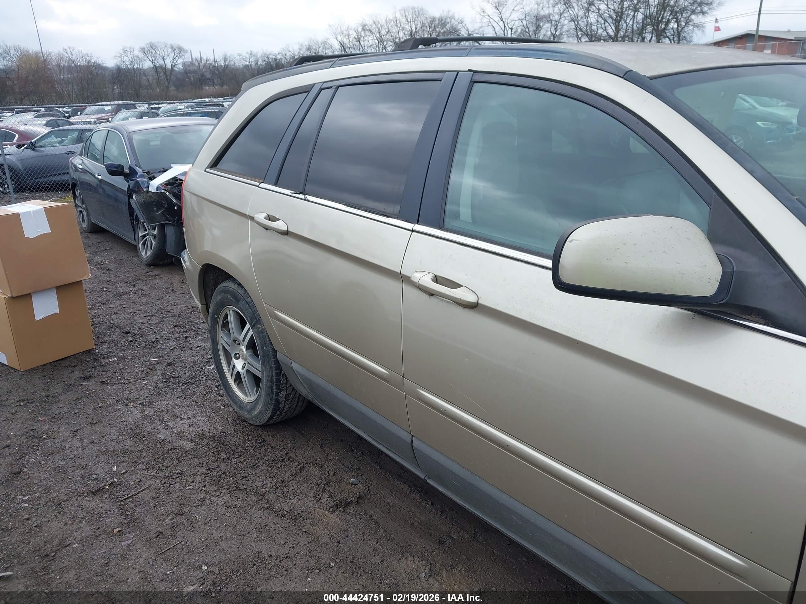 CHRYSLER PACIFICA image 6