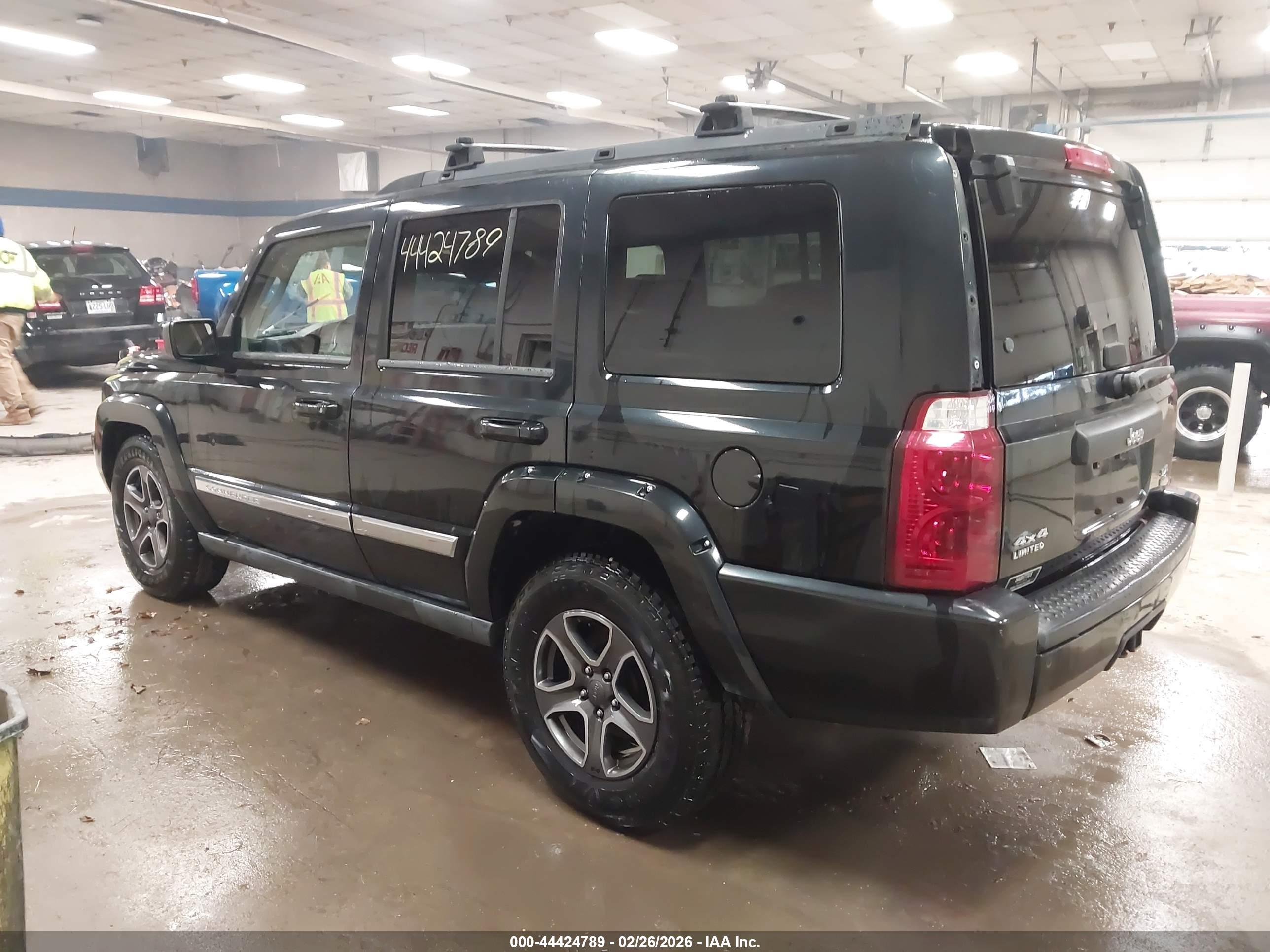 JEEP COMMANDER image 3
