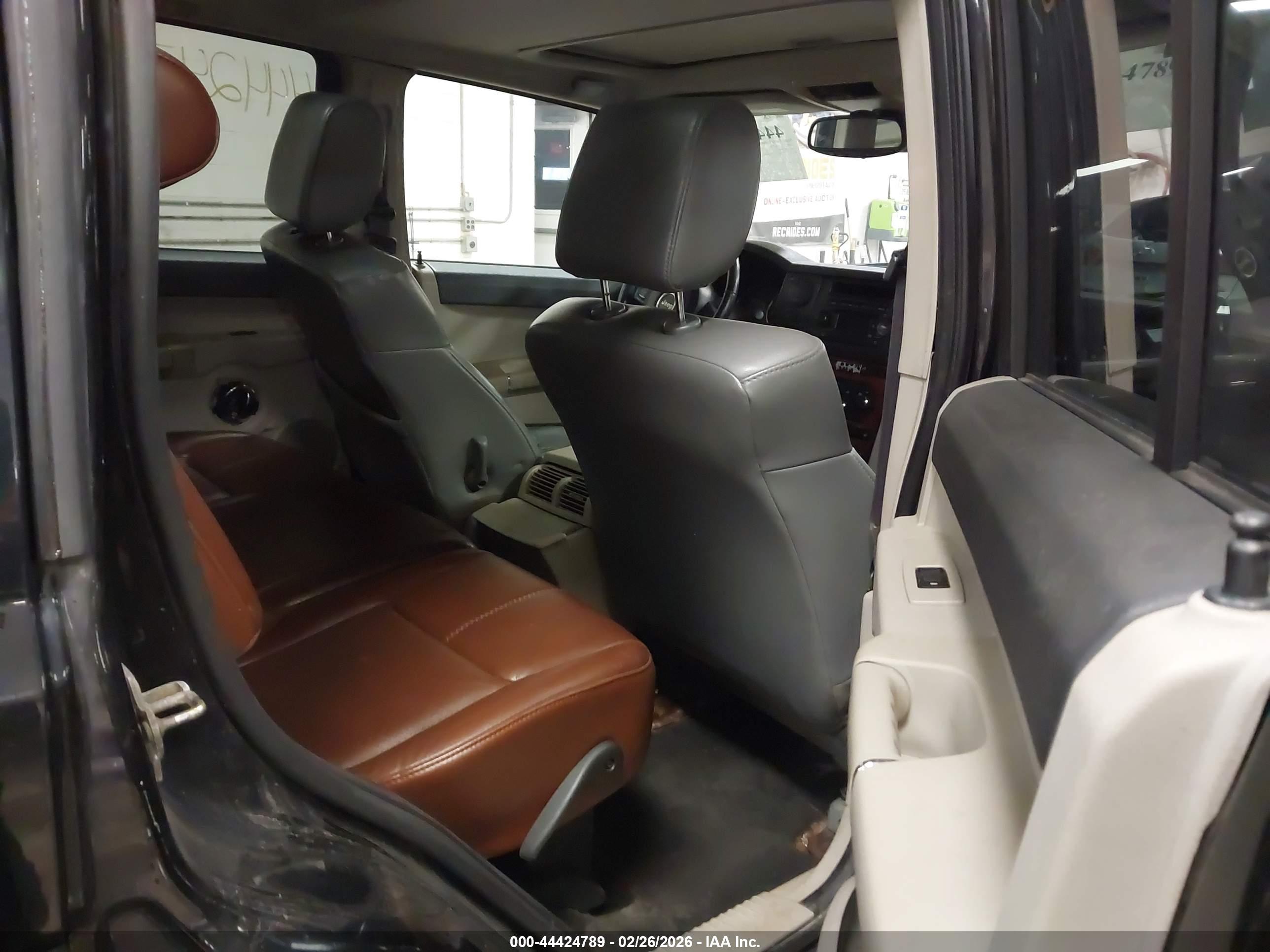 JEEP COMMANDER image 8
