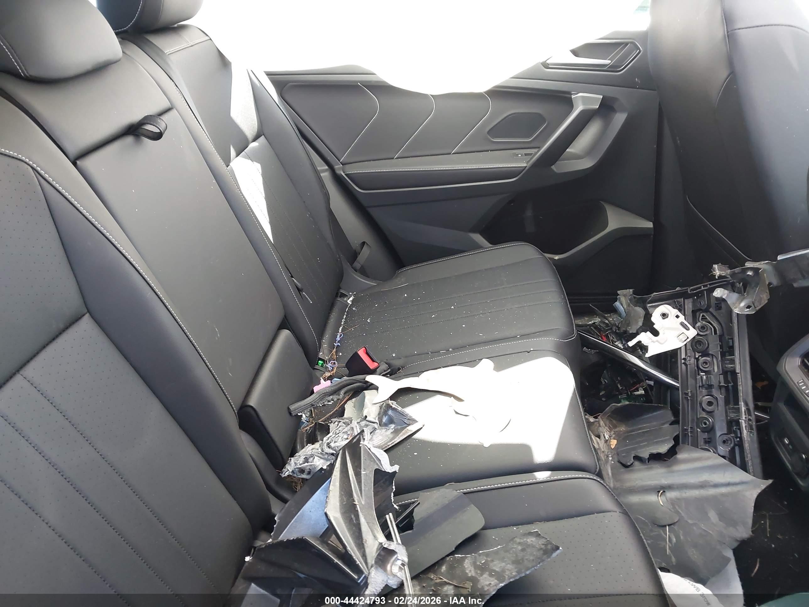 VOLKSWAGEN TIGUAN image 8