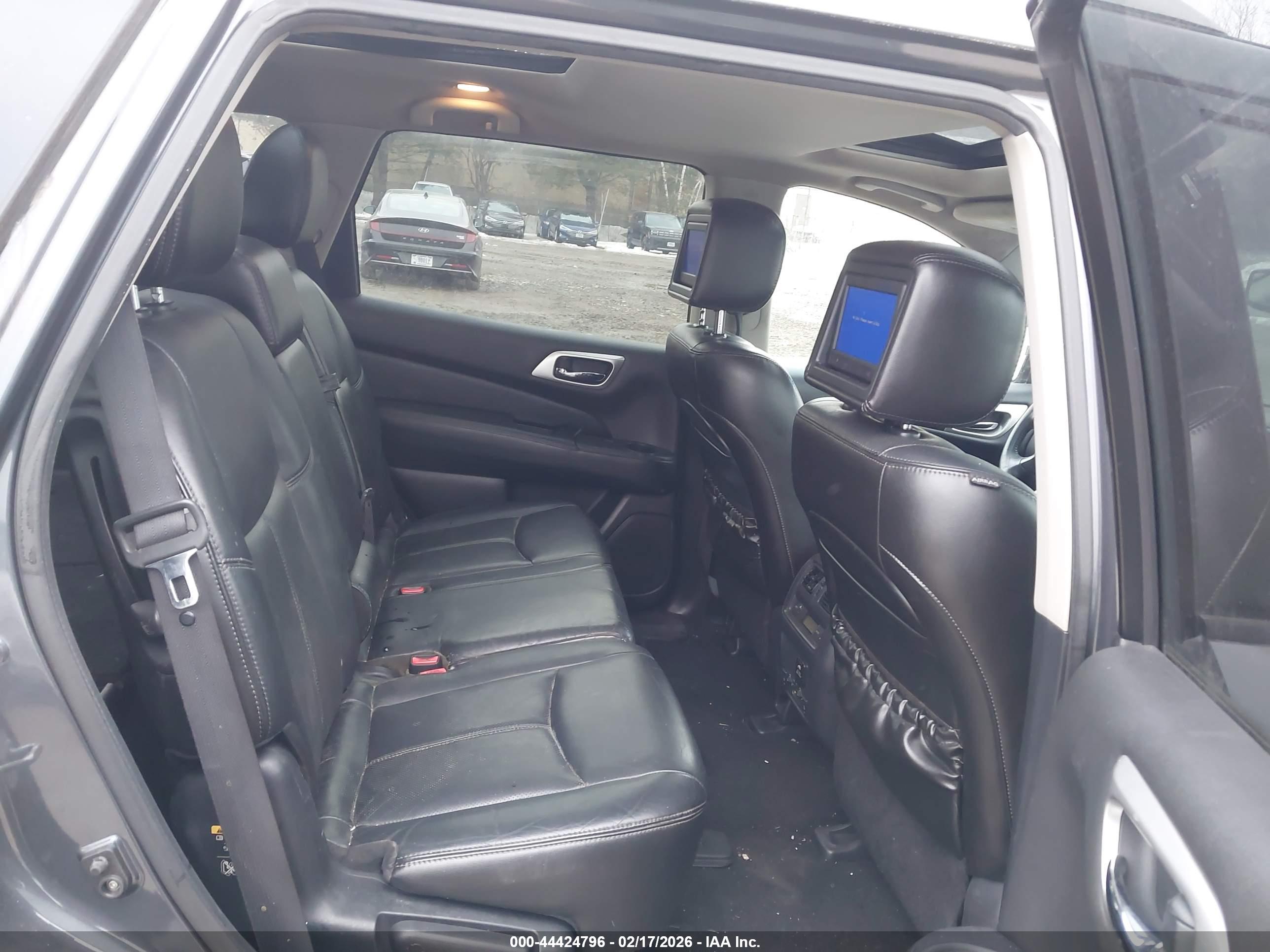 NISSAN PATHFINDER image 8