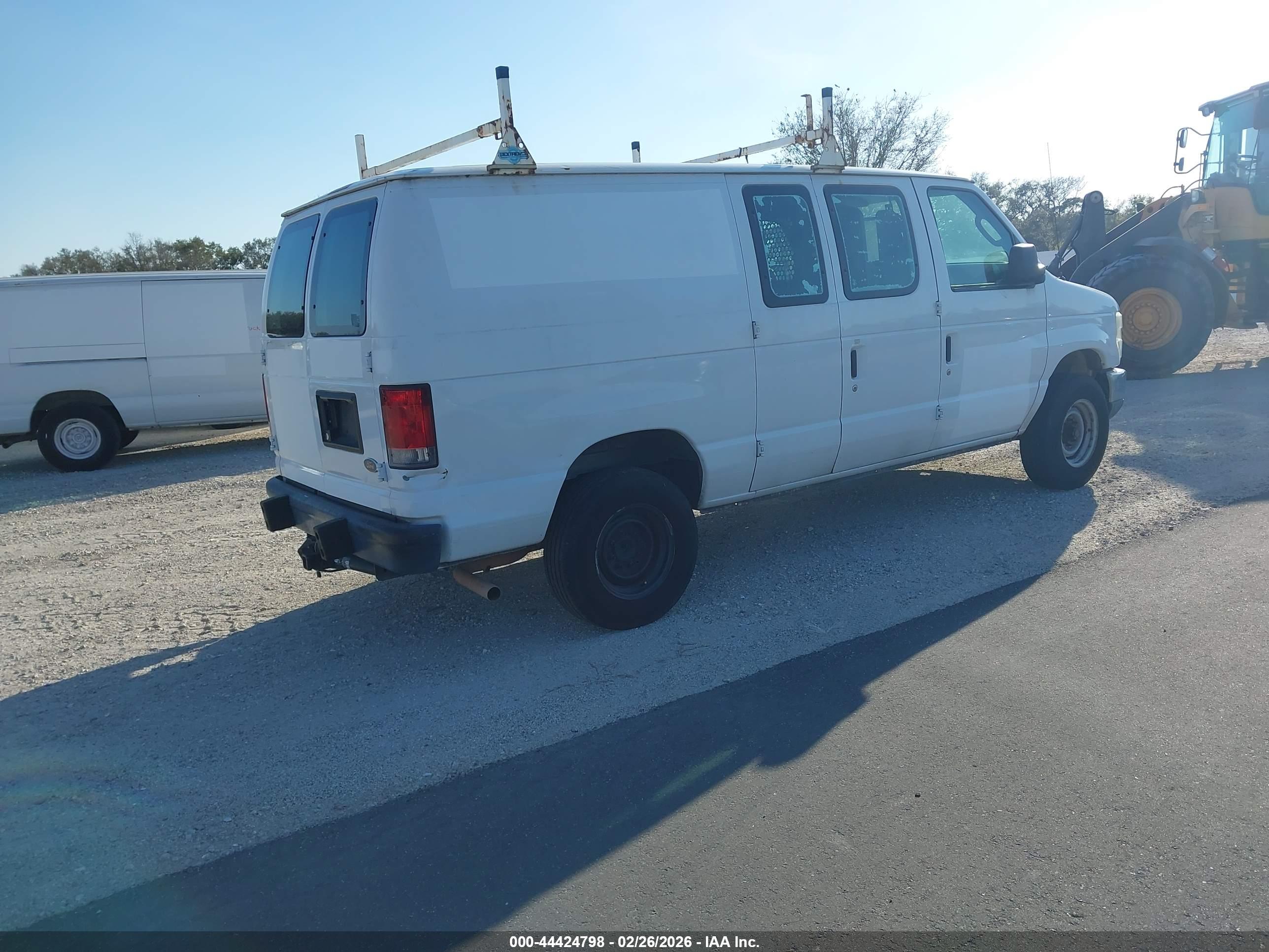 FORD E-250 image 4
