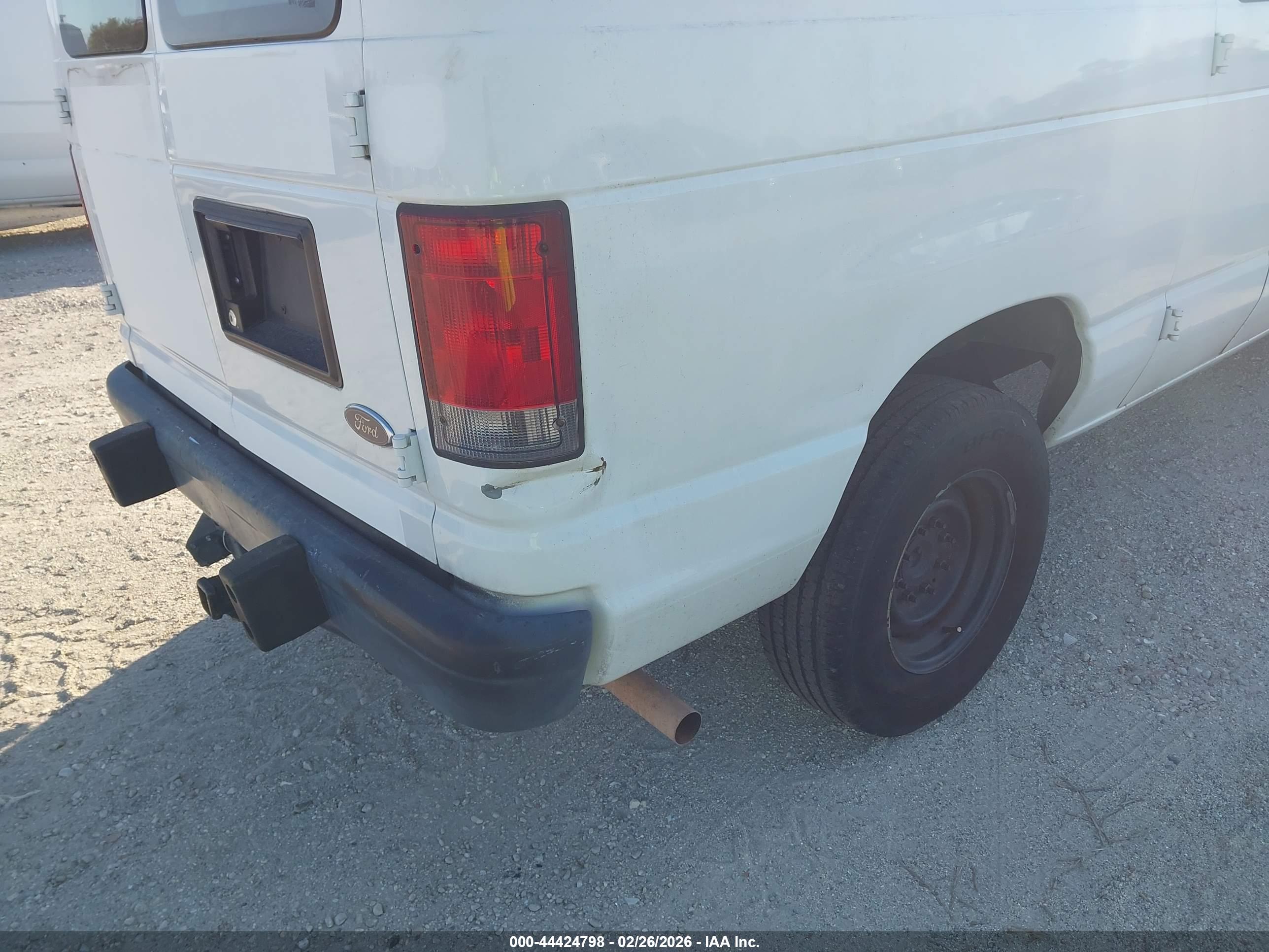 FORD E-250 image 6
