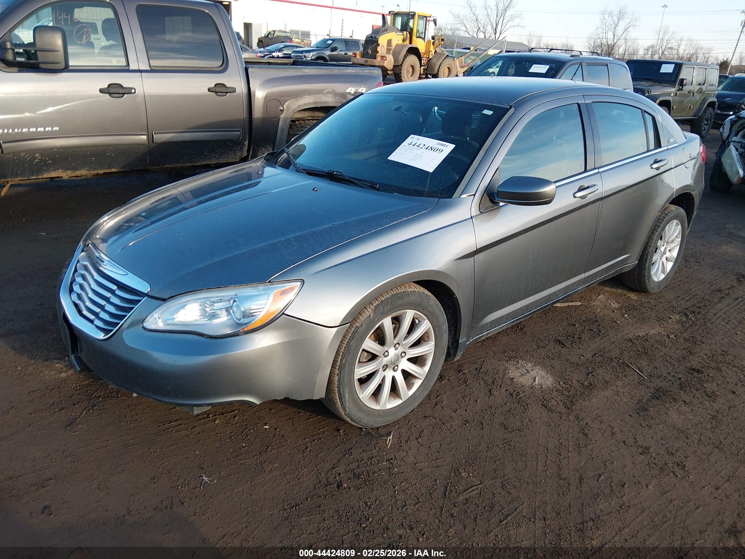 CHRYSLER 200 image 2