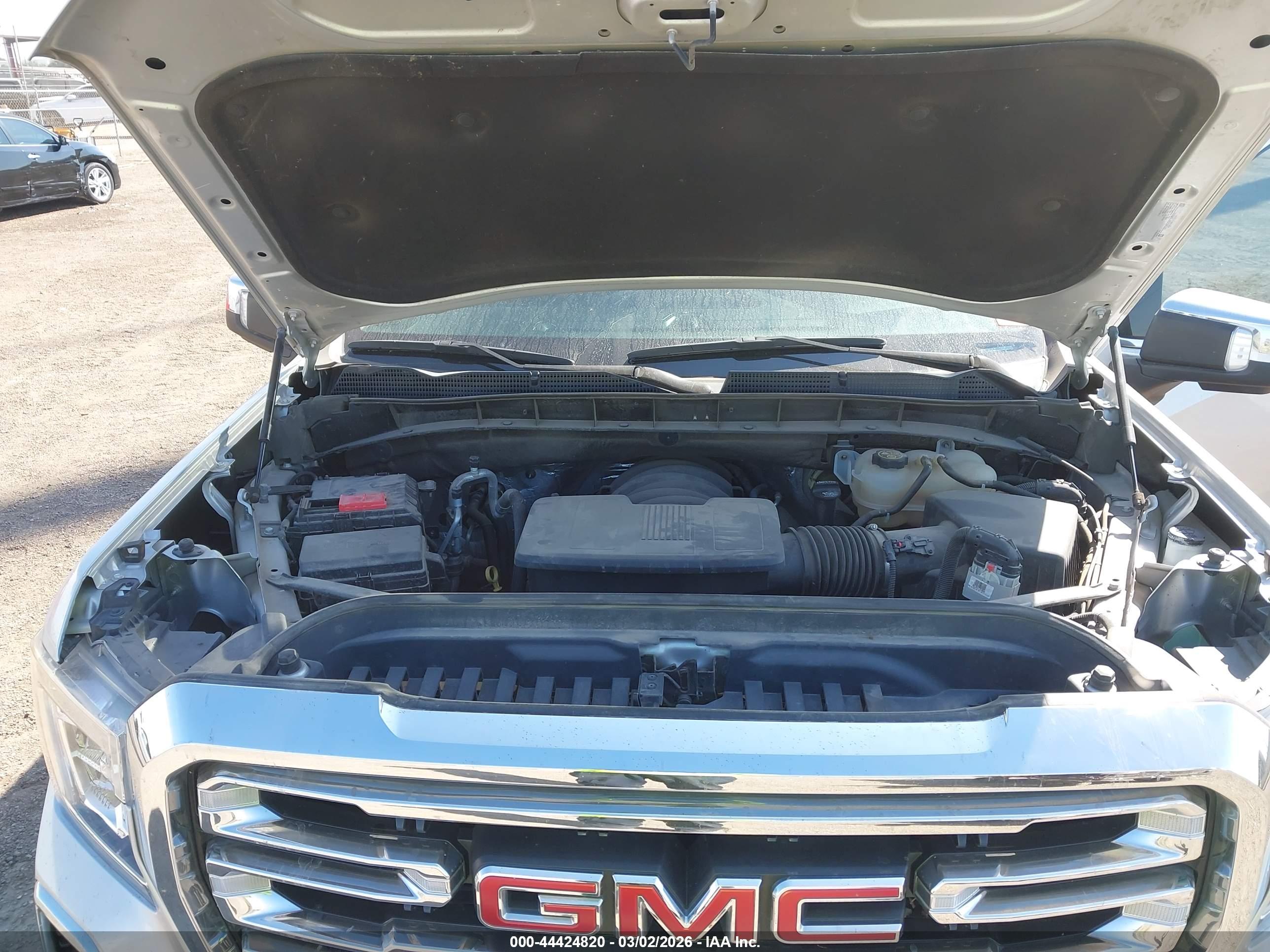 GMC SIERRA image 10
