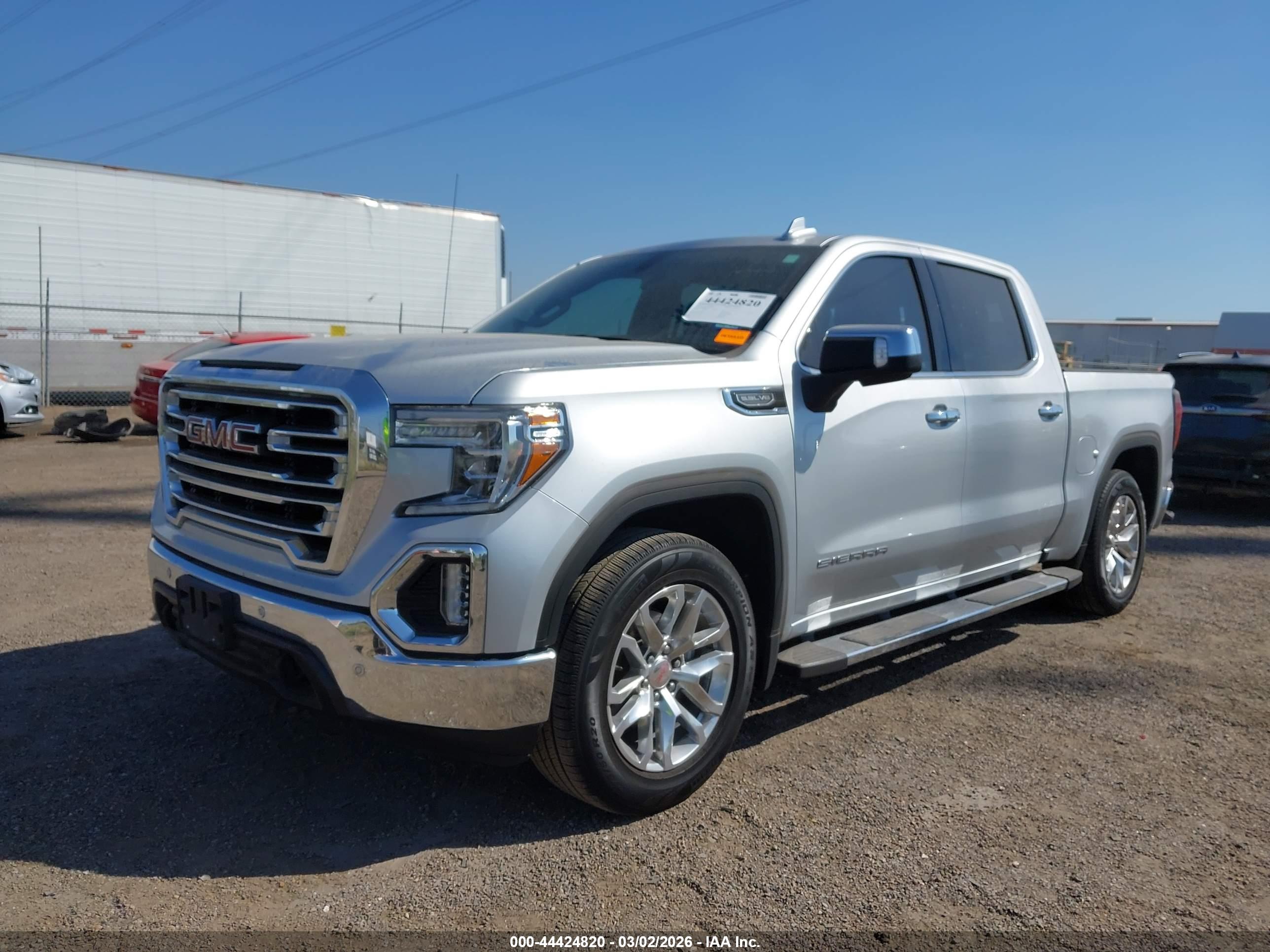 GMC SIERRA image 2