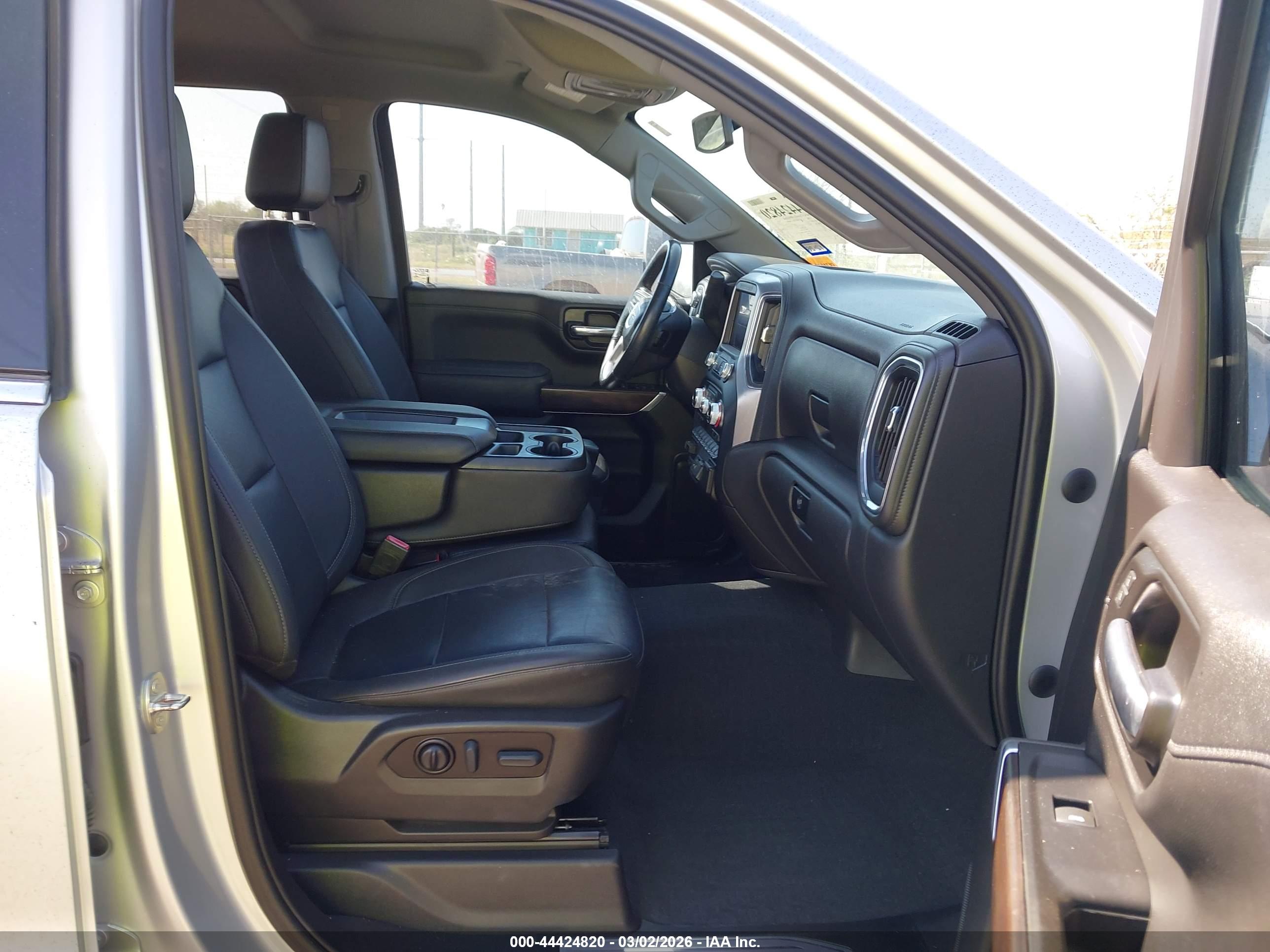 GMC SIERRA image 5