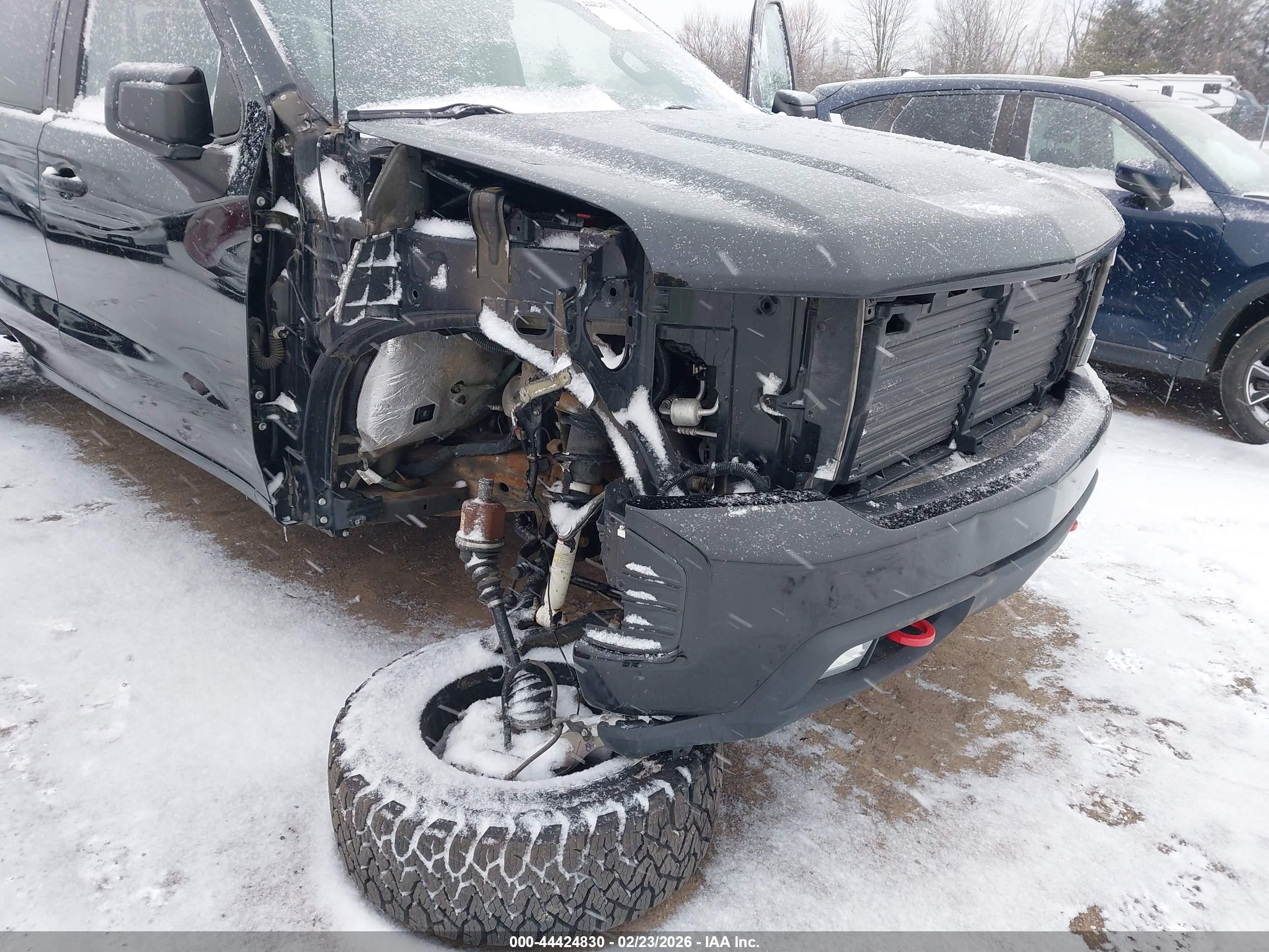 CHEVROLET SILVERADO image 6