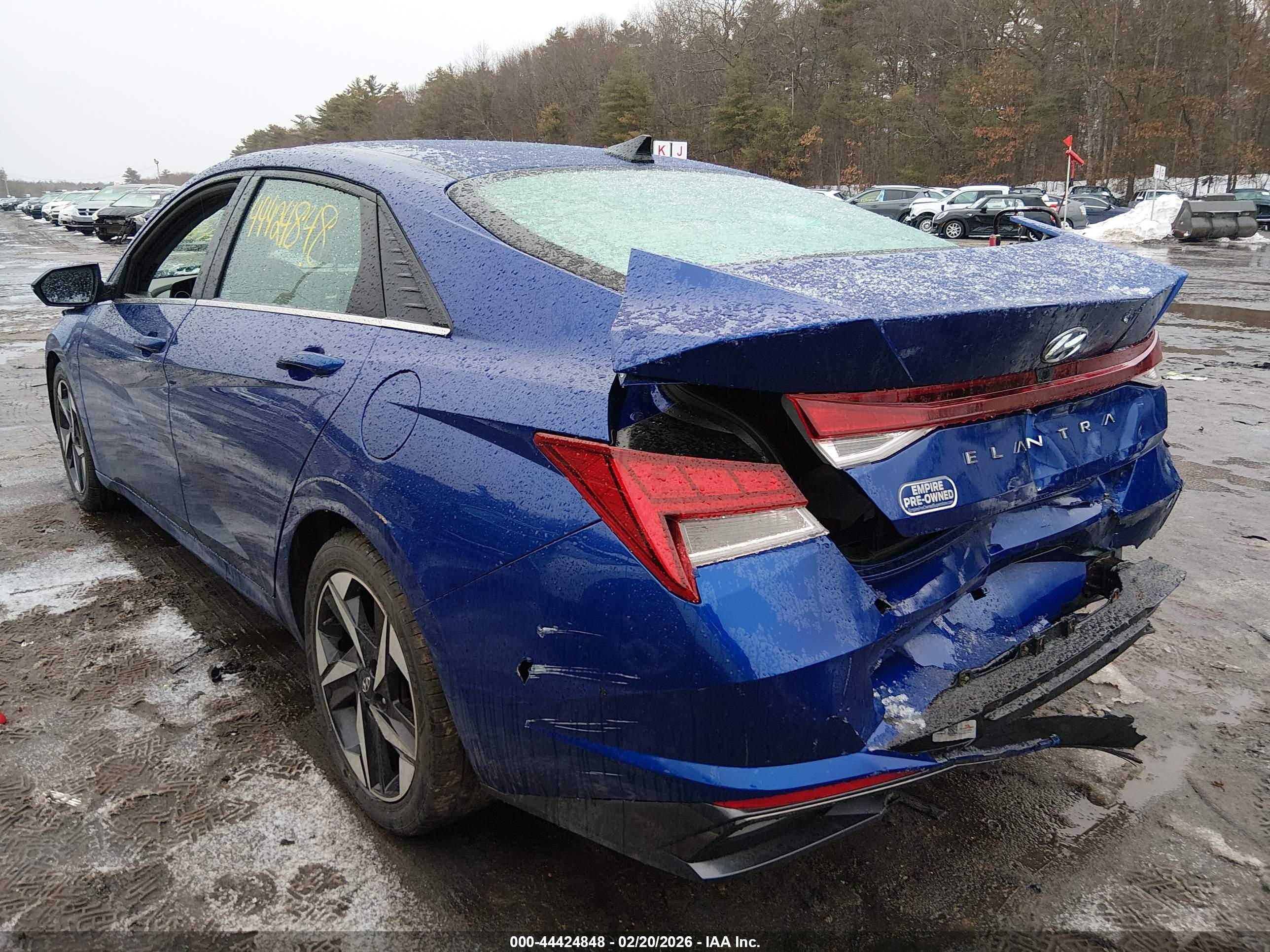 HYUNDAI ELANTRA image 3
