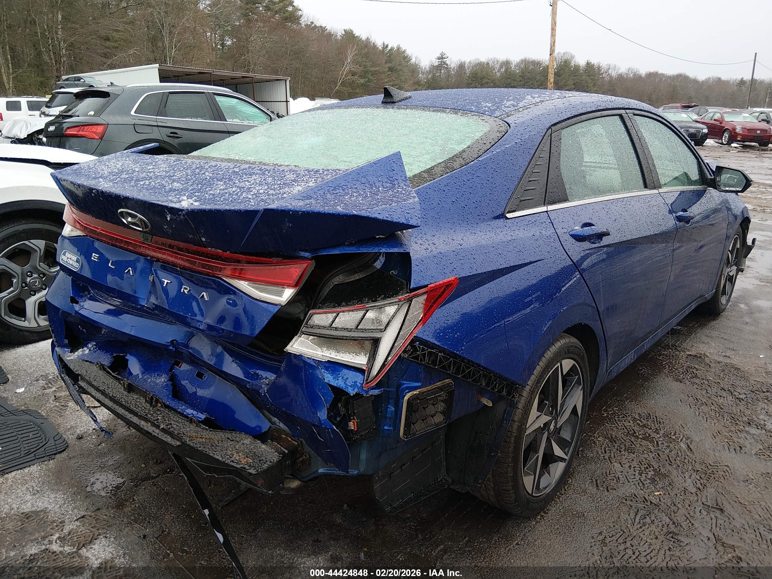 HYUNDAI ELANTRA image 4