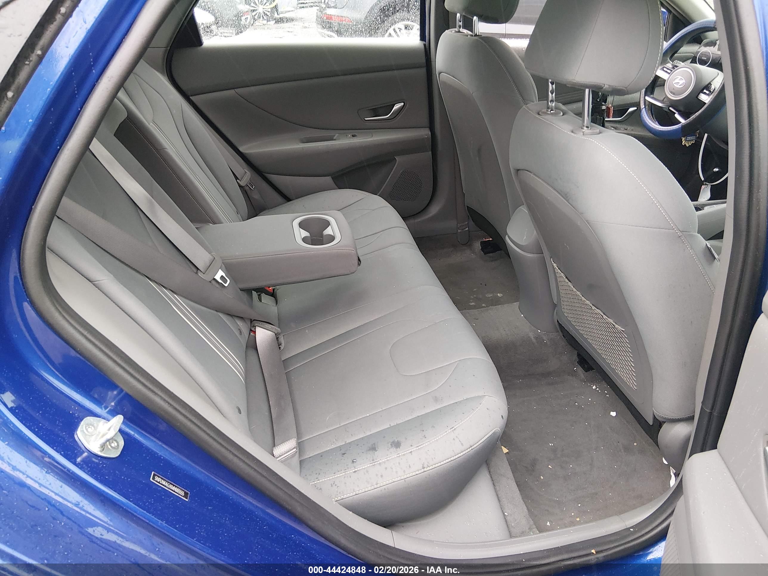 HYUNDAI ELANTRA image 8